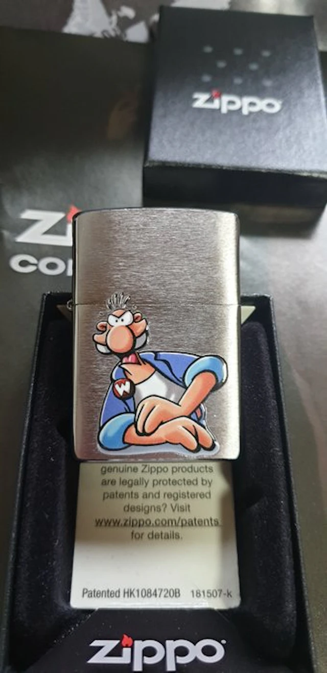 Zippo - Zippo Sturmfeuerzeug Werner Brösel Beinhart...