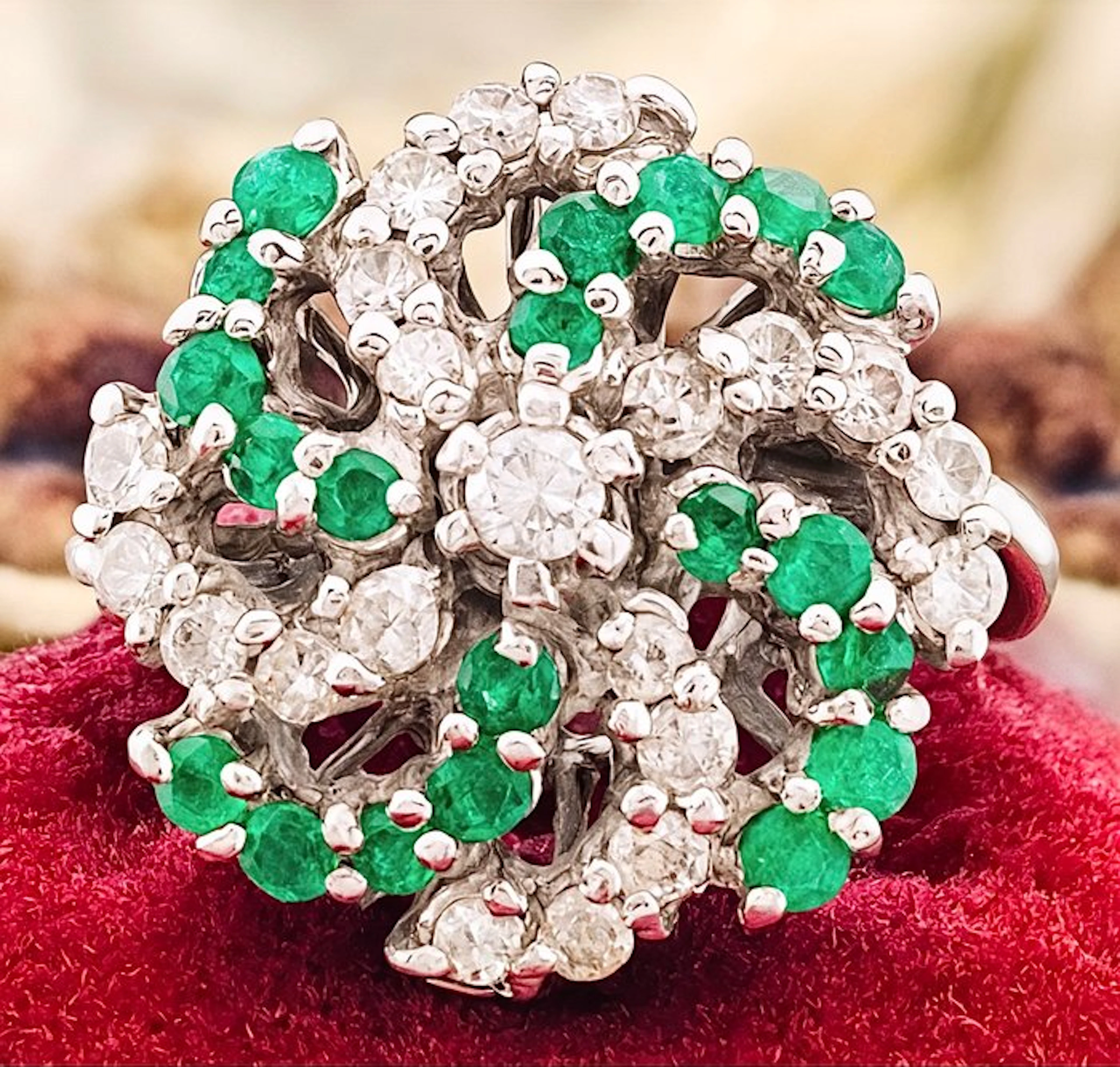 Ring - 18 kt. White gold Emerald - Diamond