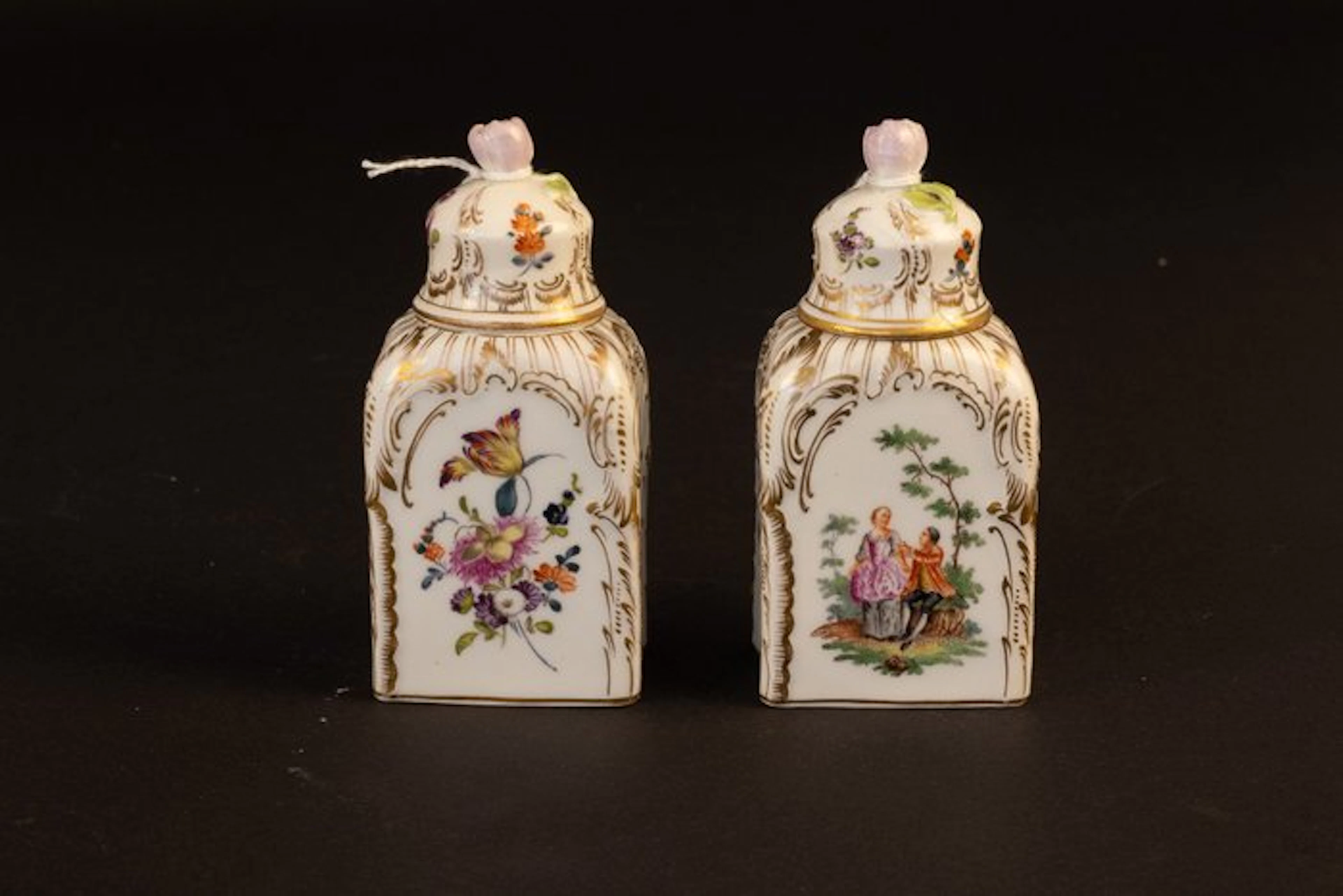Lidded vase (2) - Porcelain