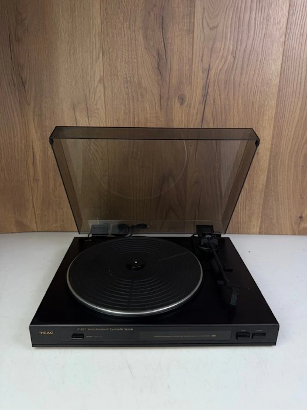 TEAC - P-495 Turntable