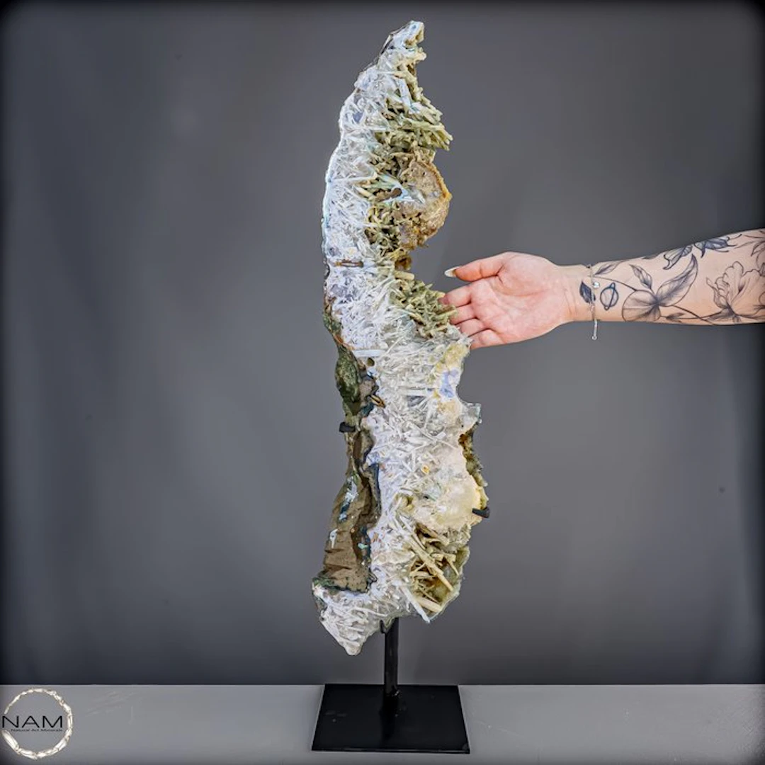 Extremely rare anhydrite–prasiolite–pink amethyst on blue...