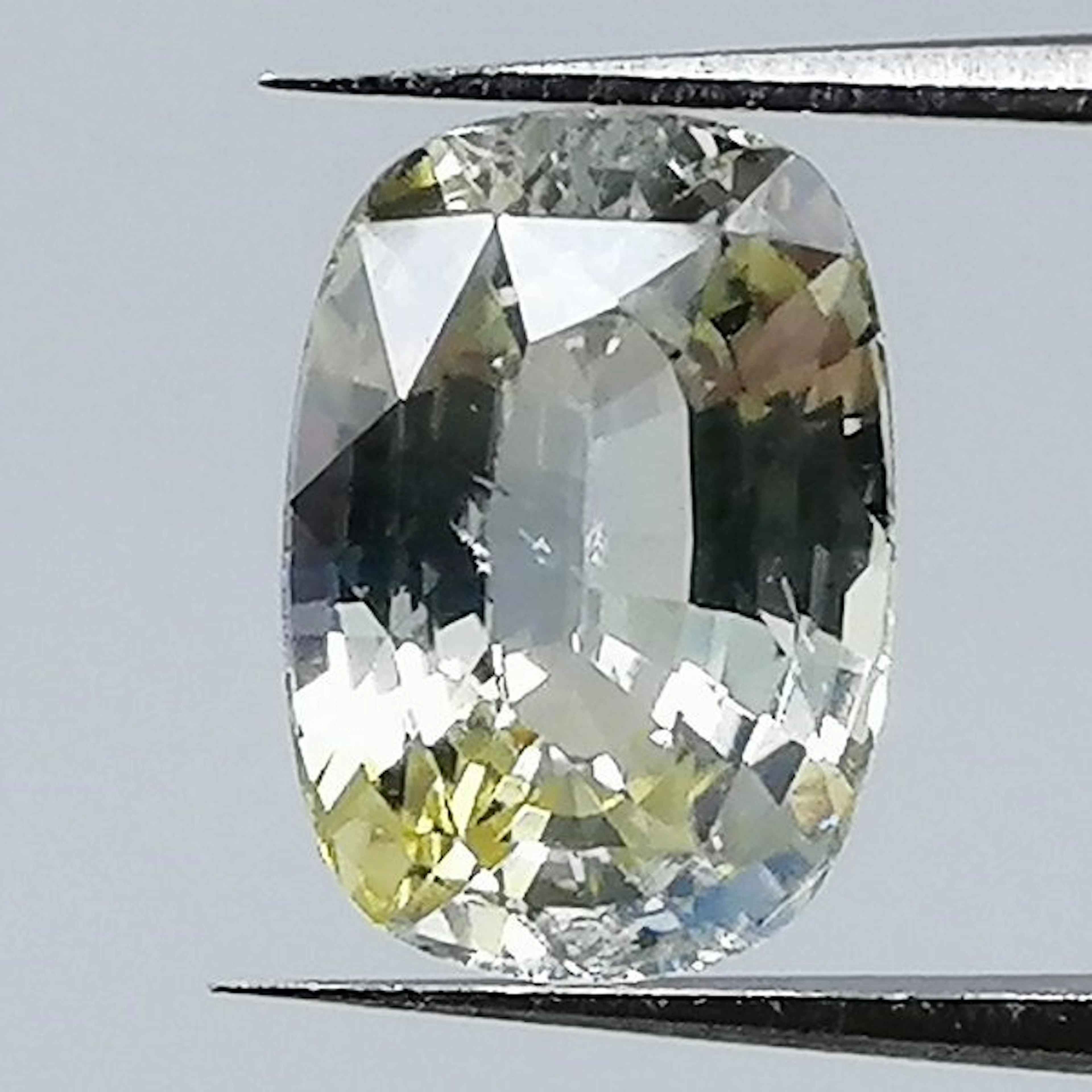 Sapphire - 1.58 ct - Instituto Gemólogico Español (IGE) - No Heat Treatment