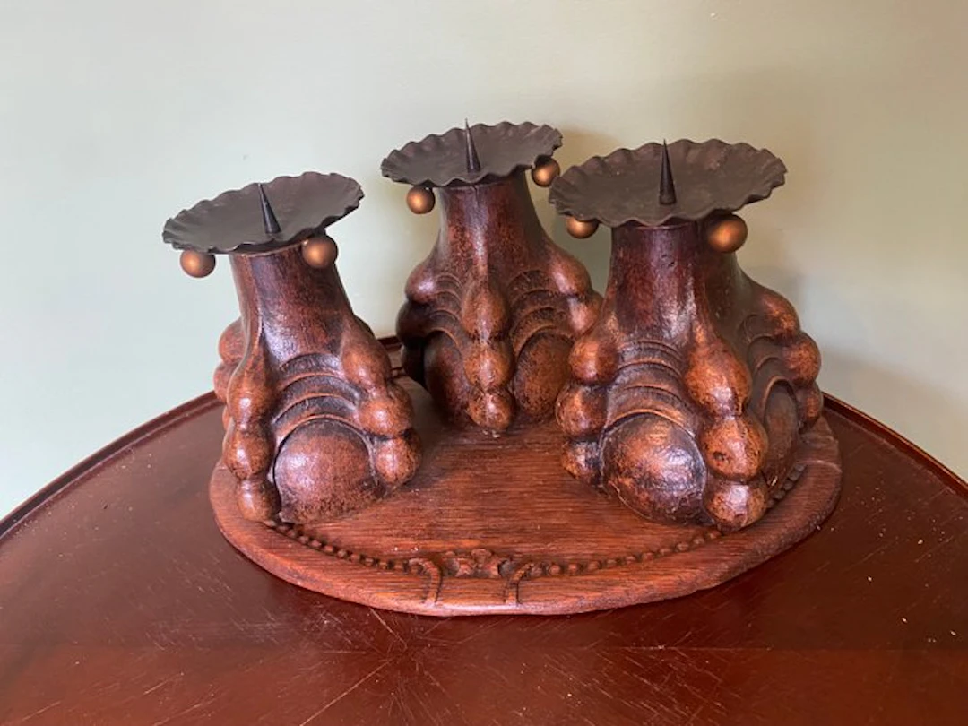 Decorative ornament - Belgium - claw candle holder