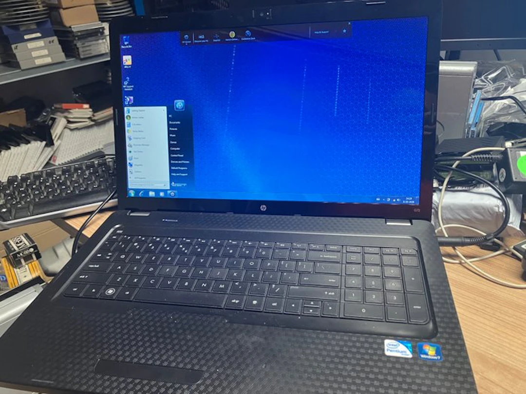 Hewlett Packard G72 with 3gb memory and 500mb storage...