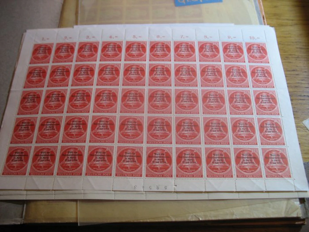 Berlin - Collection of sheets and sheet parts, mint (never hinged)