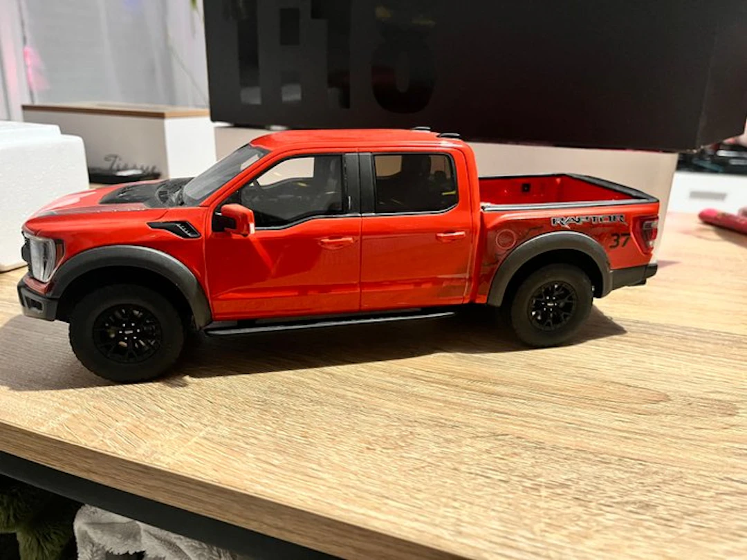 GT Spirit 1:18 - Model kit - Ford raptor f150