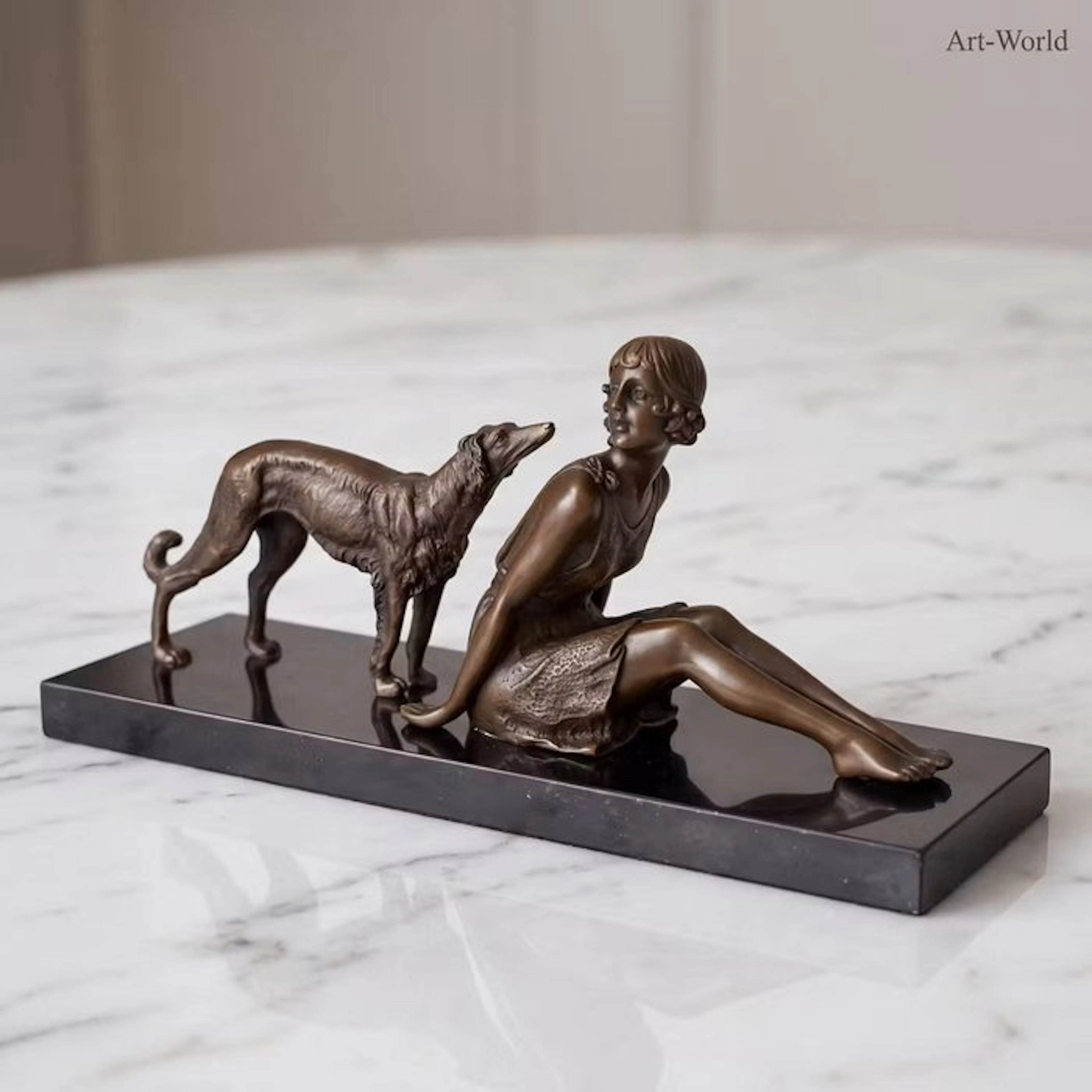 Statue, Exclusief bronzen sculptuur (29 cm) van vrouw met...