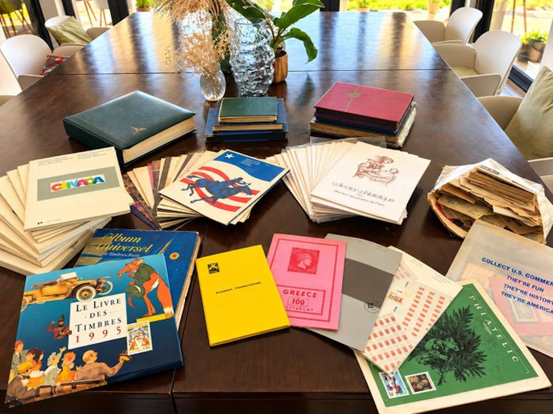 World - Large Worldwide Stamp Collection – Several Thousand Stamps – Albums
