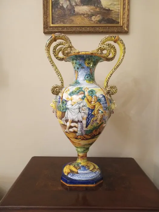 Vase - Maiolica - Impressive vase from the 20th century.