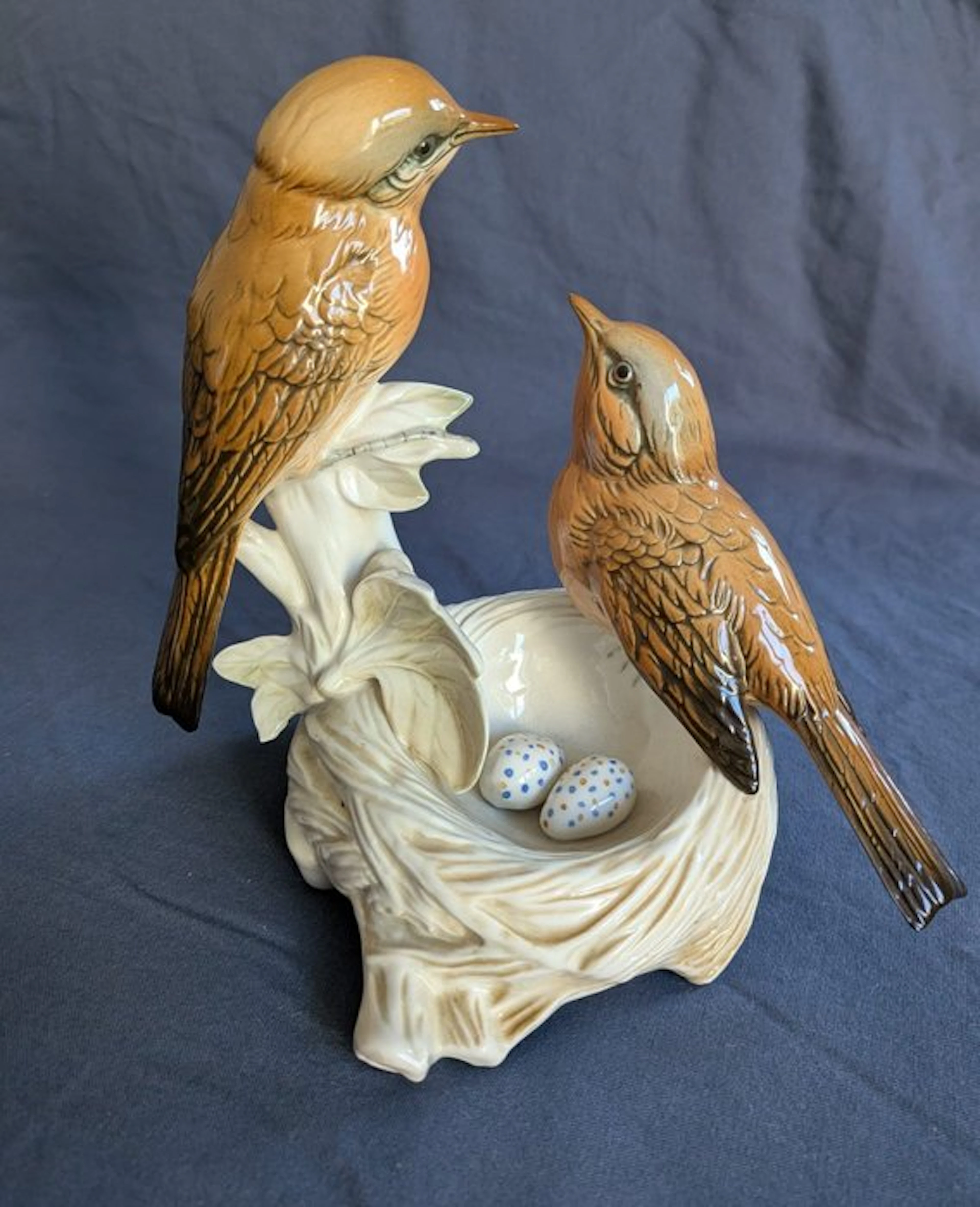 Karl Ens, Volkstedt - Figure - Pareja de pájaros en nido - Porcelain