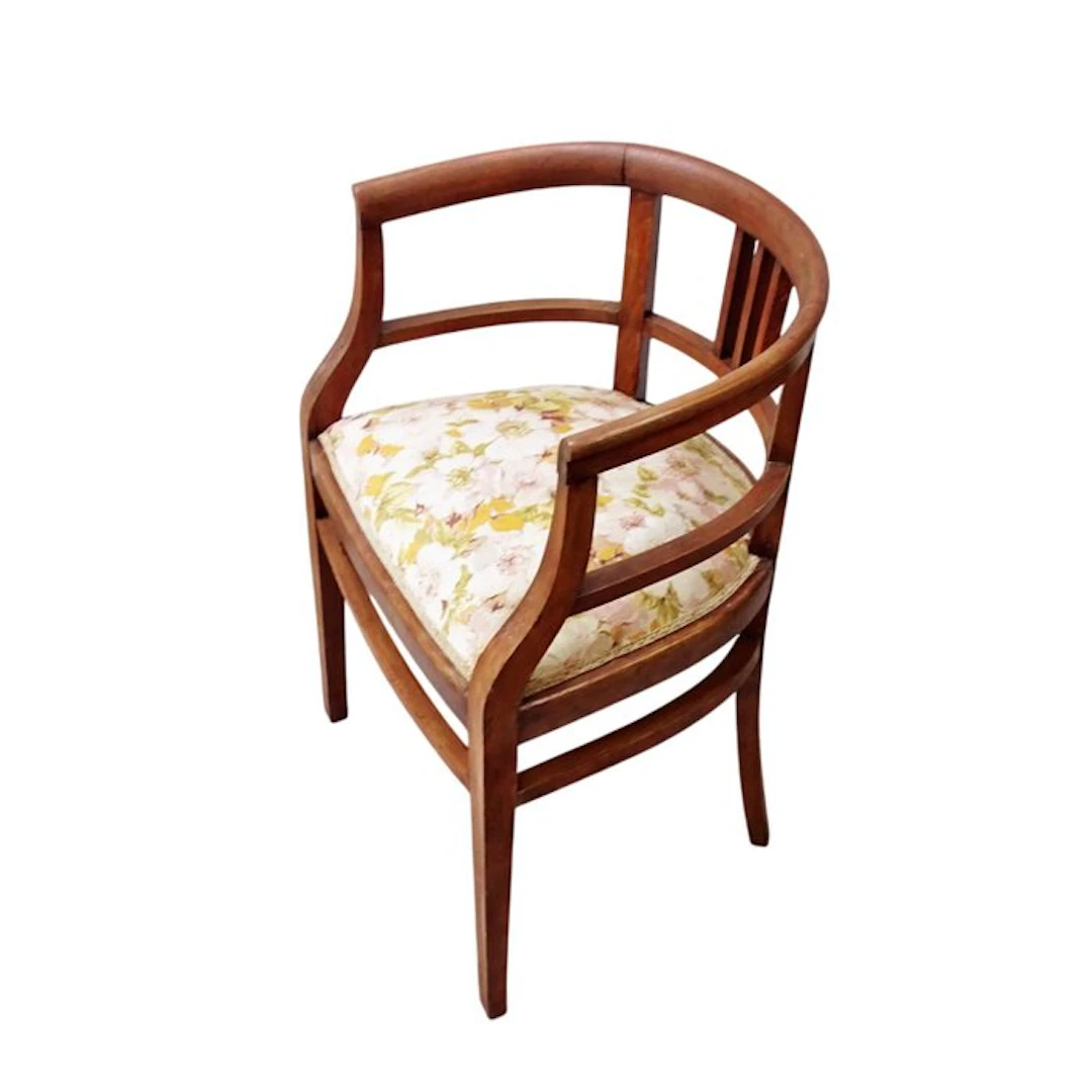 Armchair - Upholstered tub chair with a seat featuring floral decorations