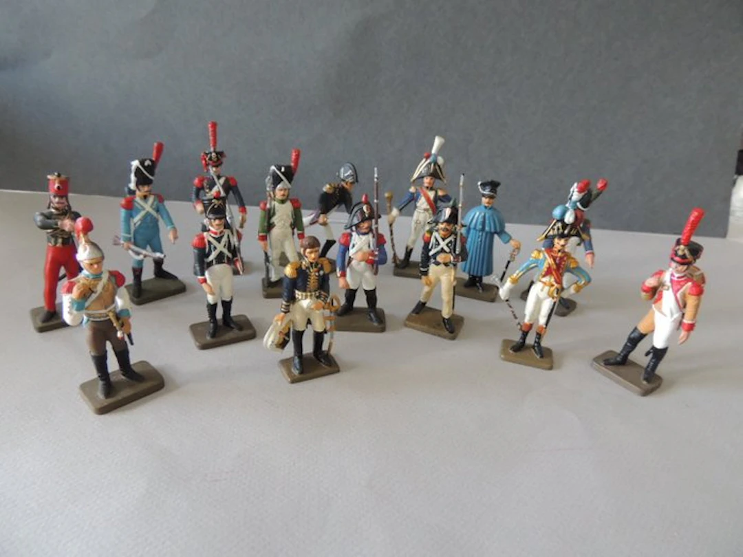 Military miniature figurine - "STARLUX" 15 lead soldiers hand-painted