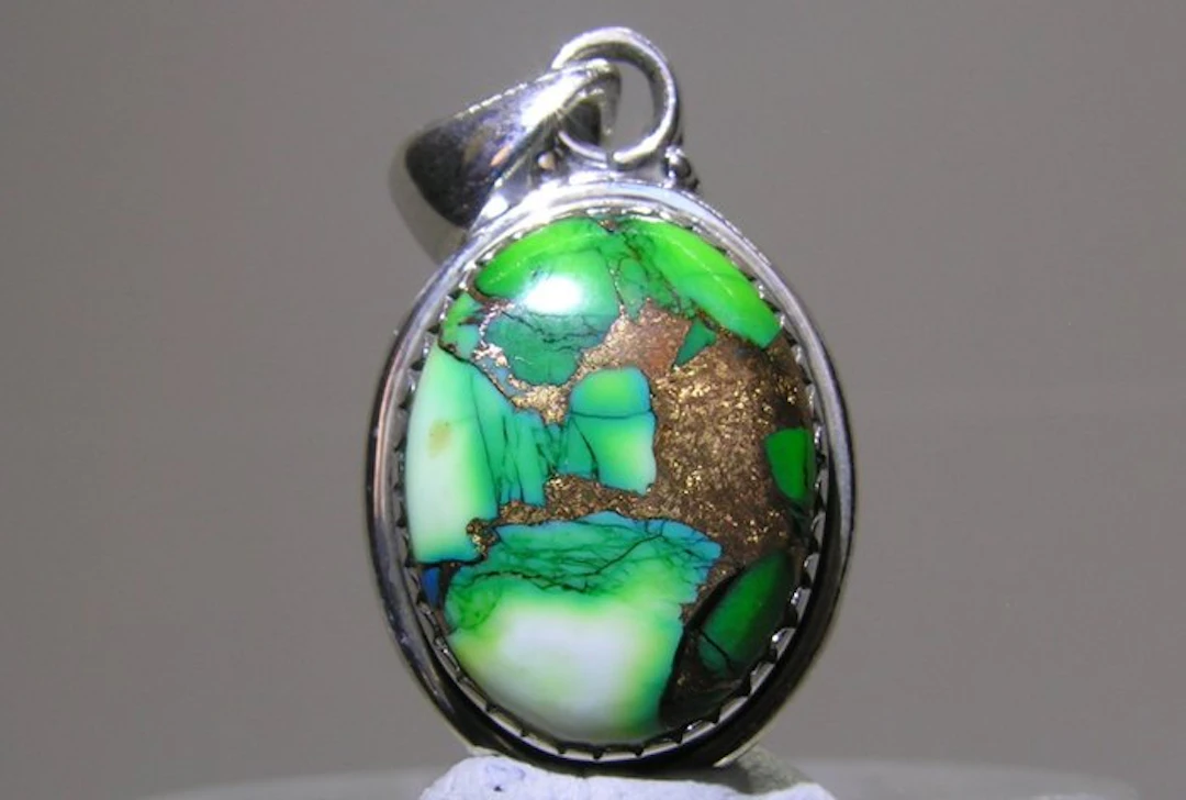 Turquoise Pendant - Height: 33 mm - Width: 16.2 mm- 5.69 g - (1)