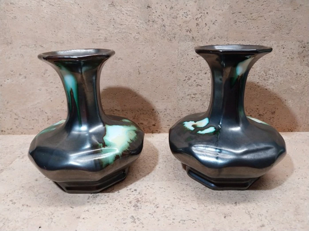 faïenceries de Thulin - Vase (2) - Model number 410...