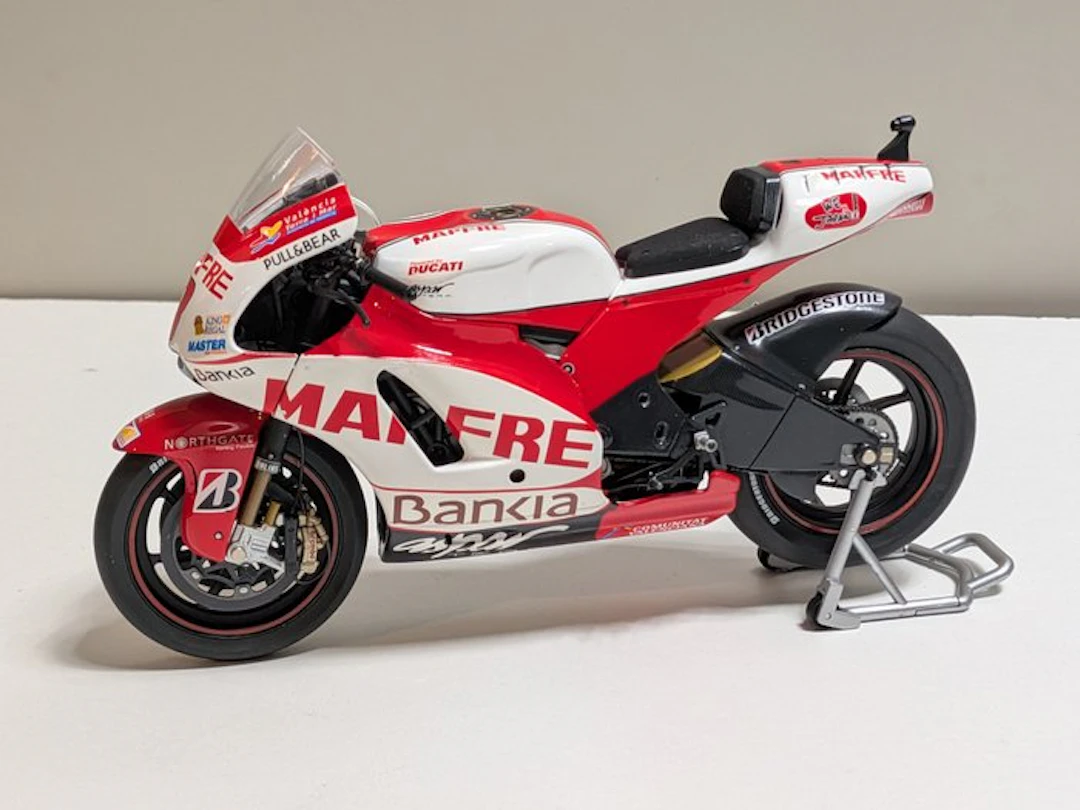 MiniChamps 1:12 - Model motorcycle - Ducati Desmosesici GP11 - Hector Barbera