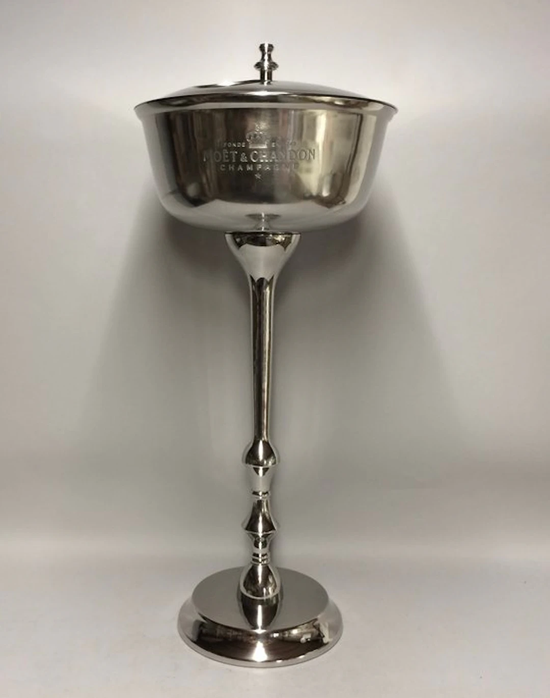 Champagne cooler - Wine cooler on a high stand...