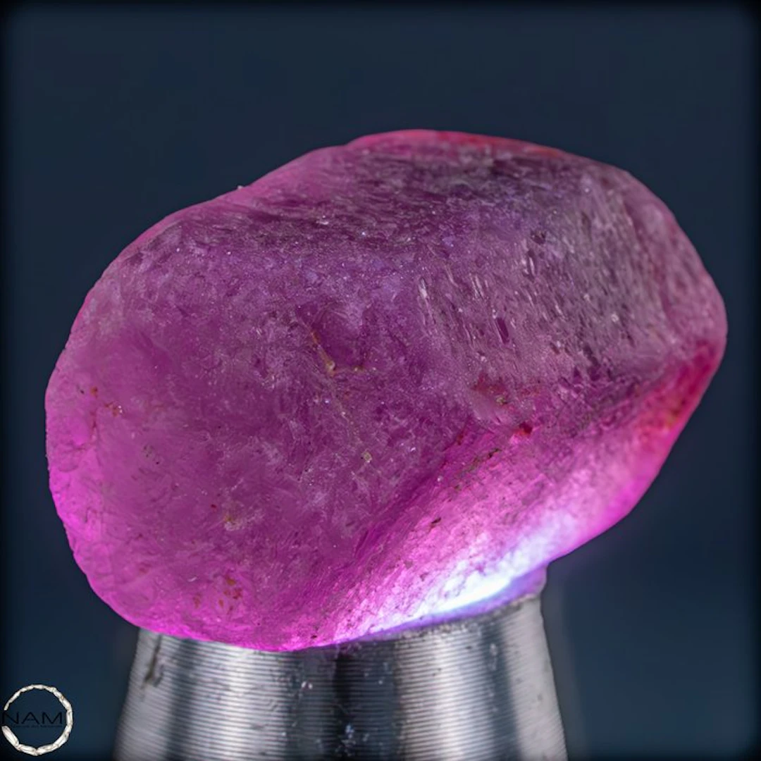 Natural, rarer Padparadscha sapphire – Raw crystal with...