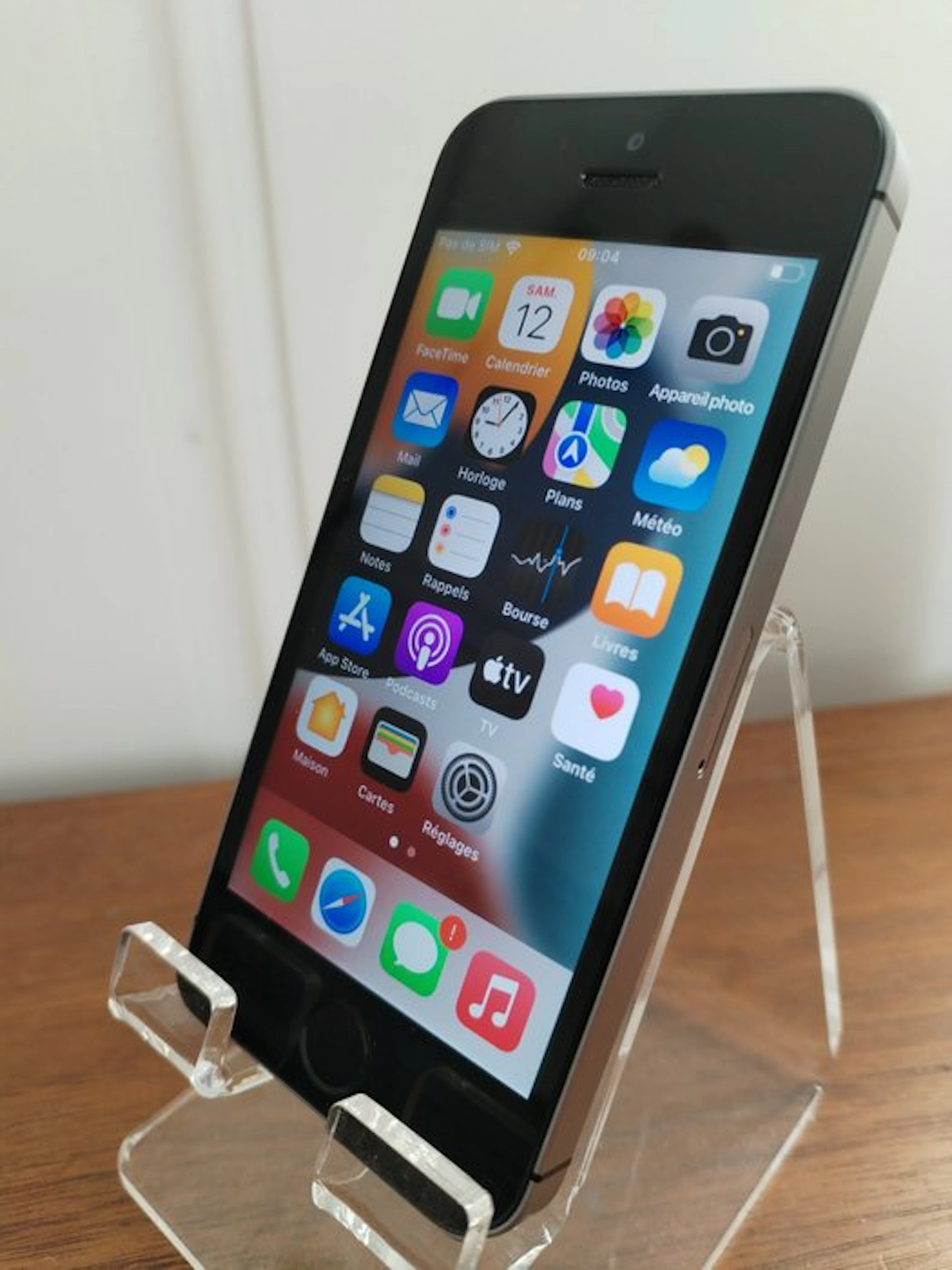 Apple iPhone SE (1st generation) - Mobile phone