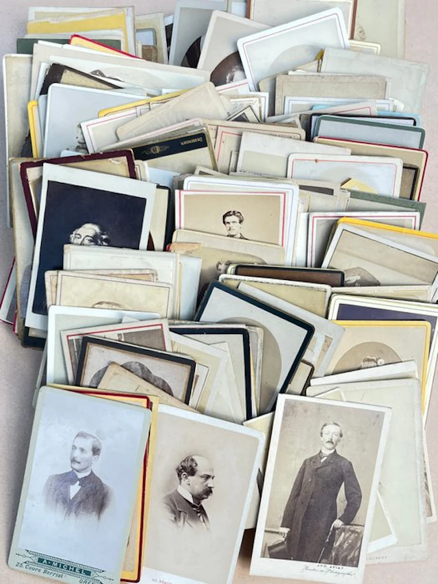 différents photographes - Lot de 176 photos de studio Format CDV. Fin XIXème.