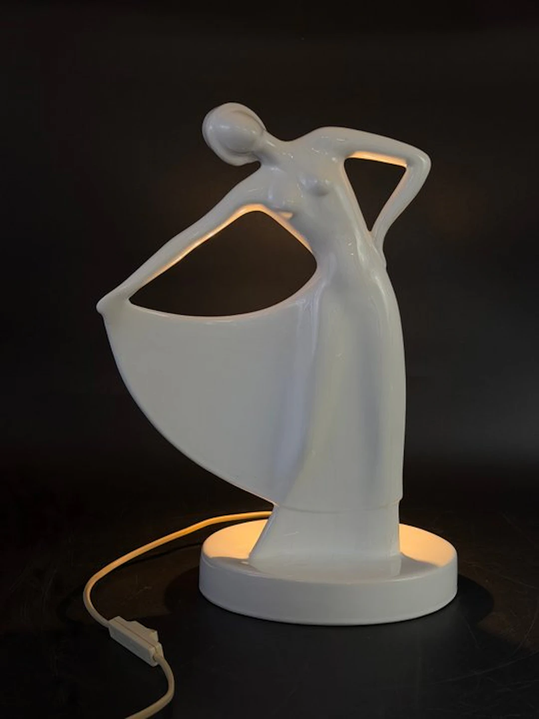 Table lamp - Lamp behind an elegant woman - Earthenware...