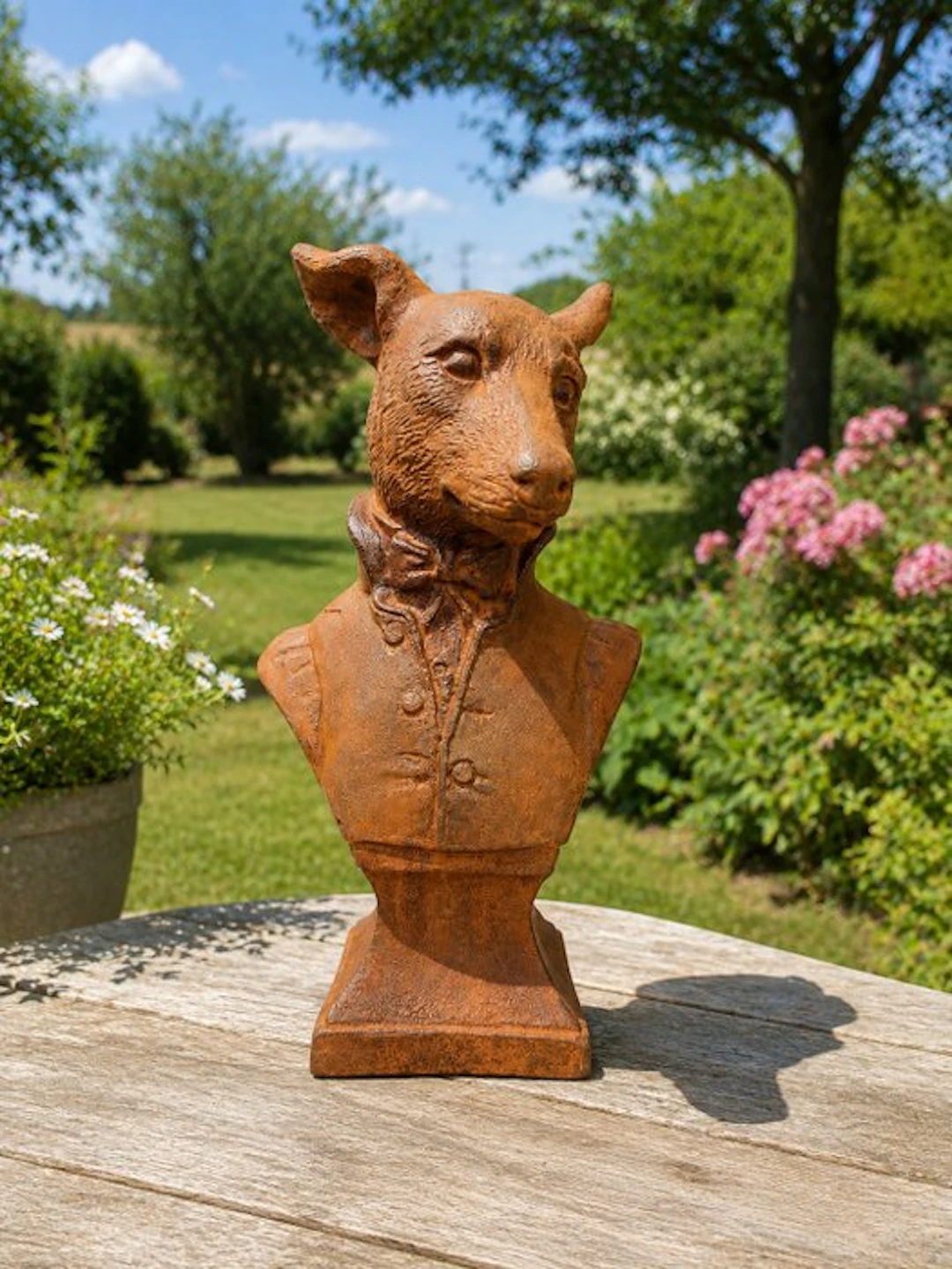 Statue, statue of a dog in costume in cast metal - 26 cm - Iron