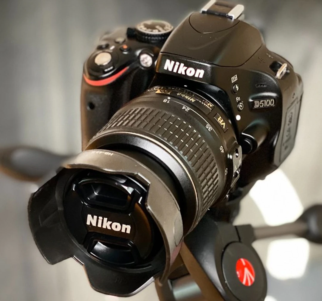 Nikon D5100 AF-S 18-55mm GII-DX-VR...