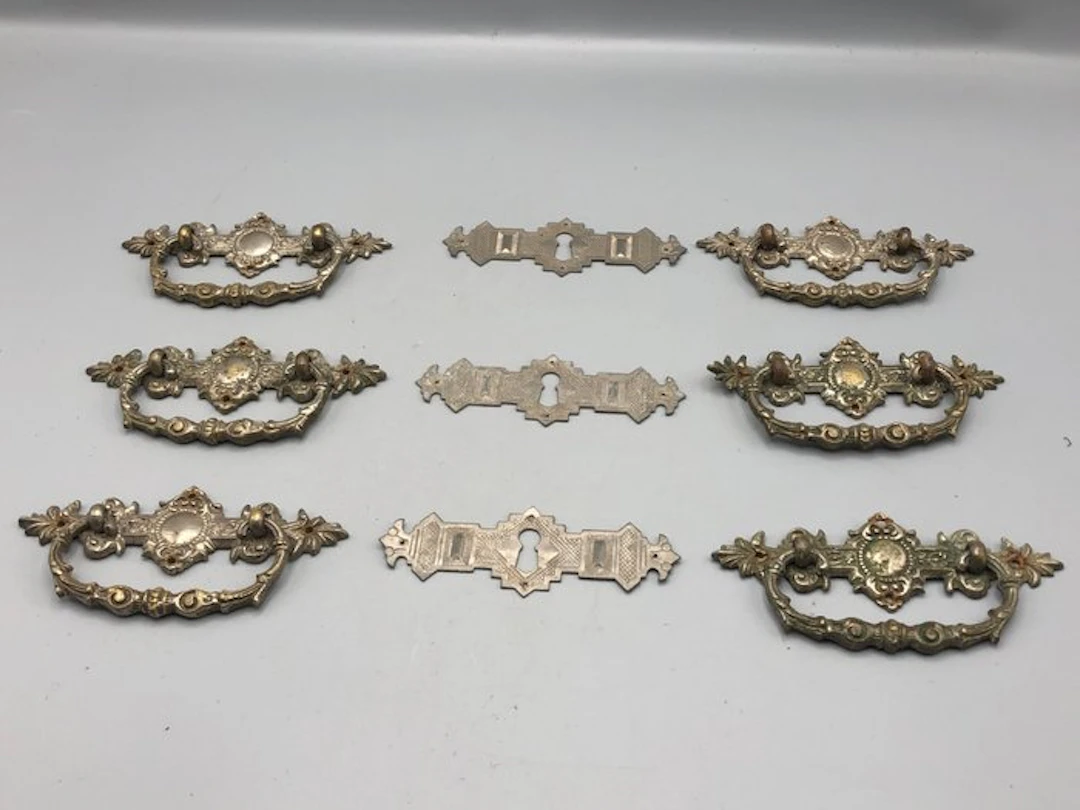 Antique Door hardware (9) - 1900-1910 - drawer pulls for a dresser