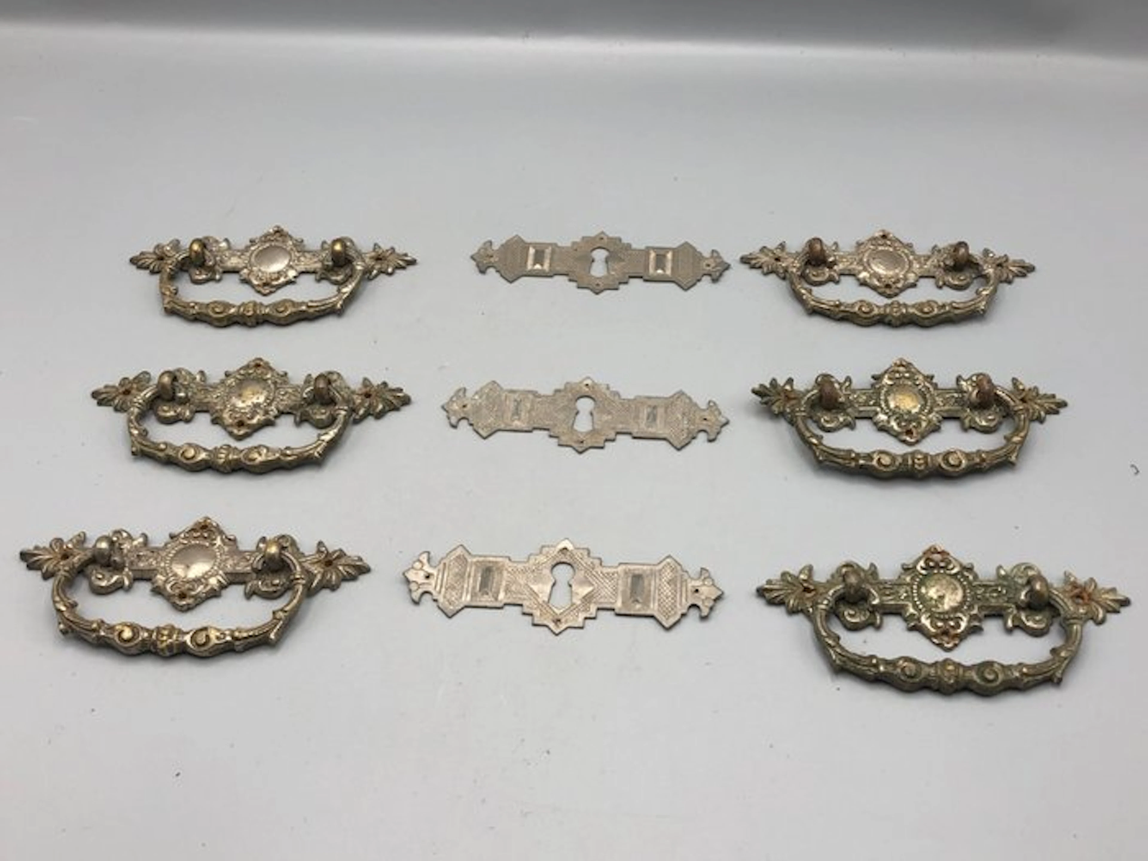 Antique Door hardware (9) - 1900-1910 - drawer pulls for a dresser