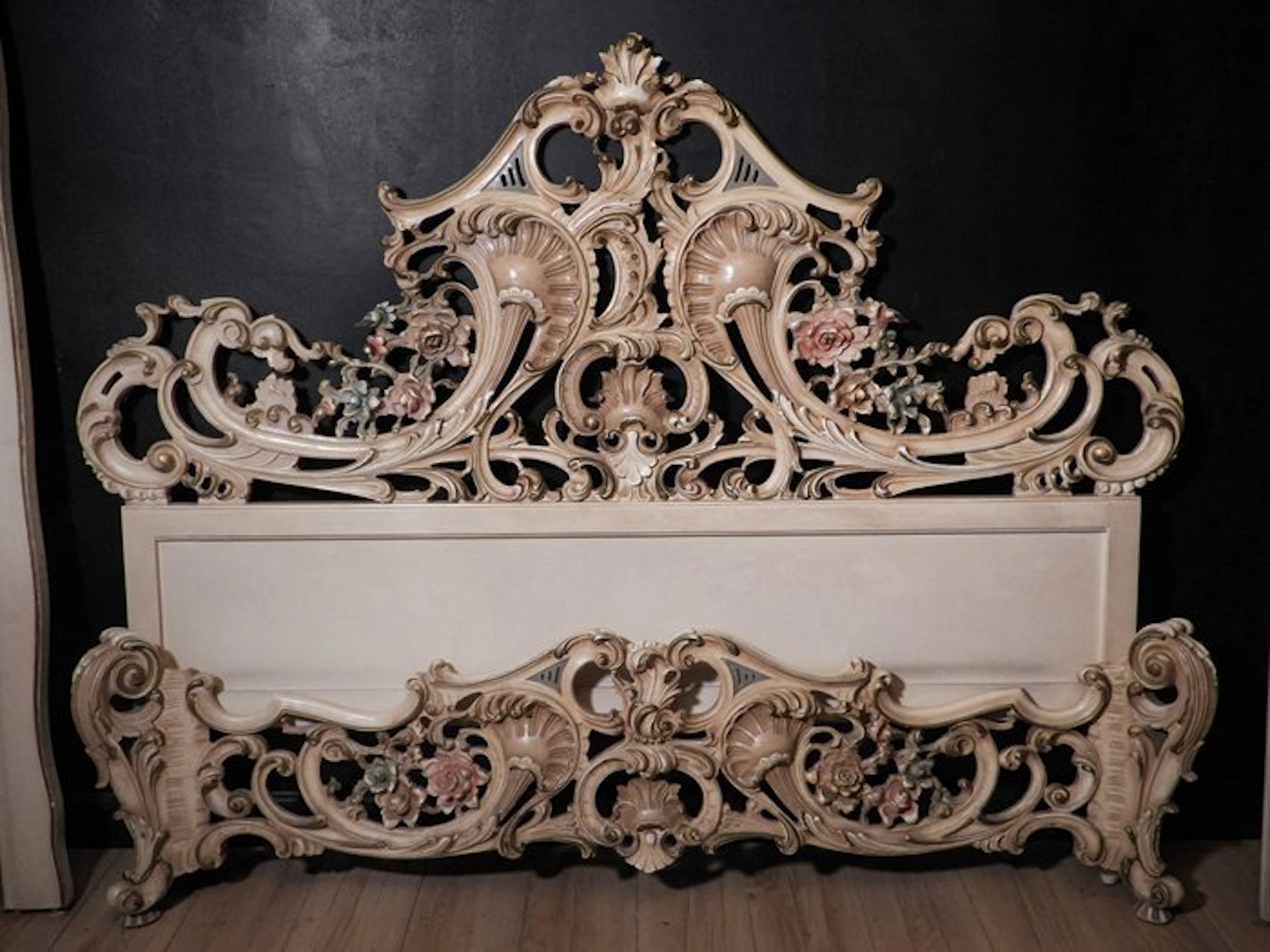 Bed (3) - Wood - Baroque bed
