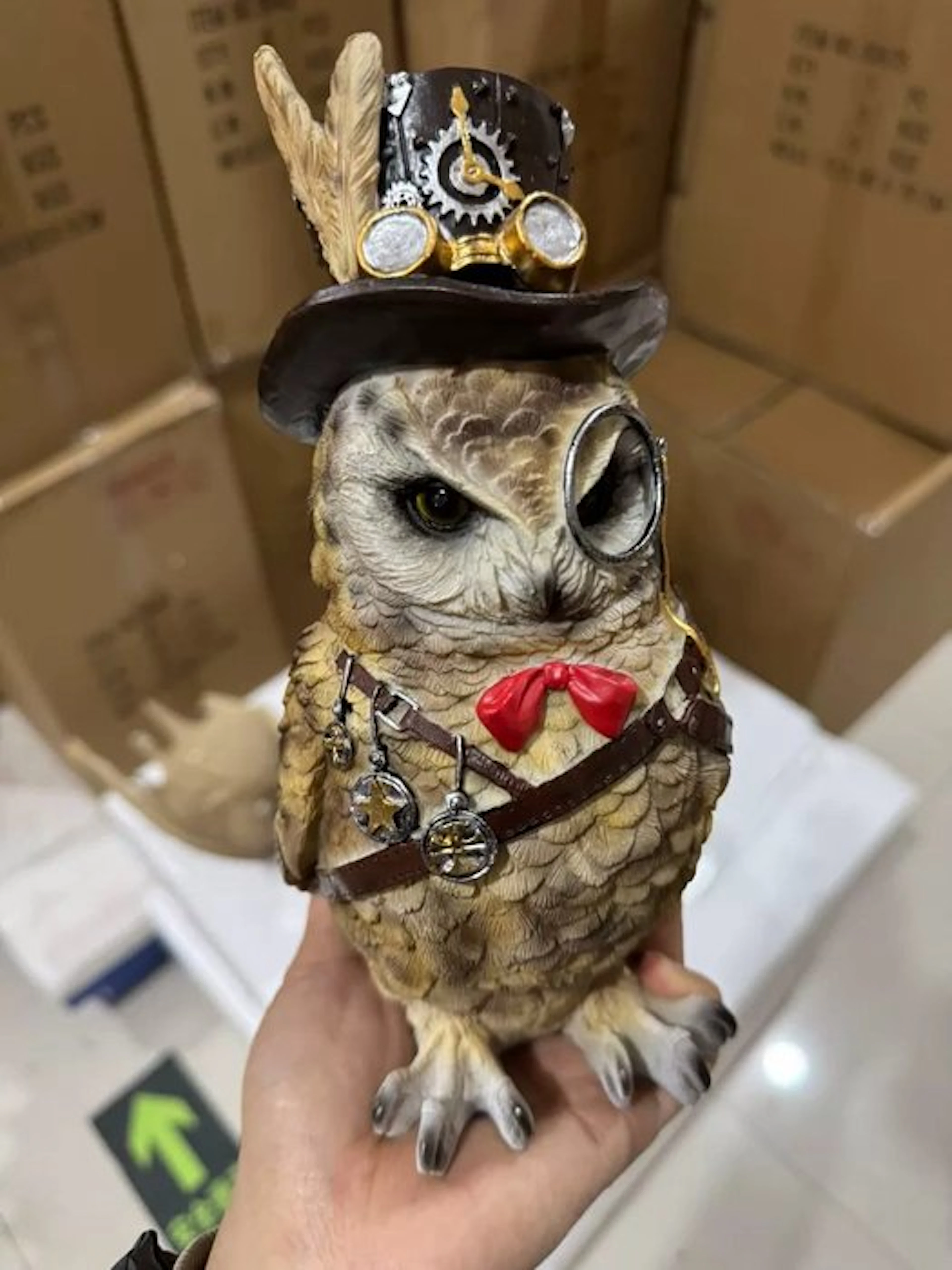 Punk-style owl figurine - Statue, Dr. Owl - 23 cm - Resin
