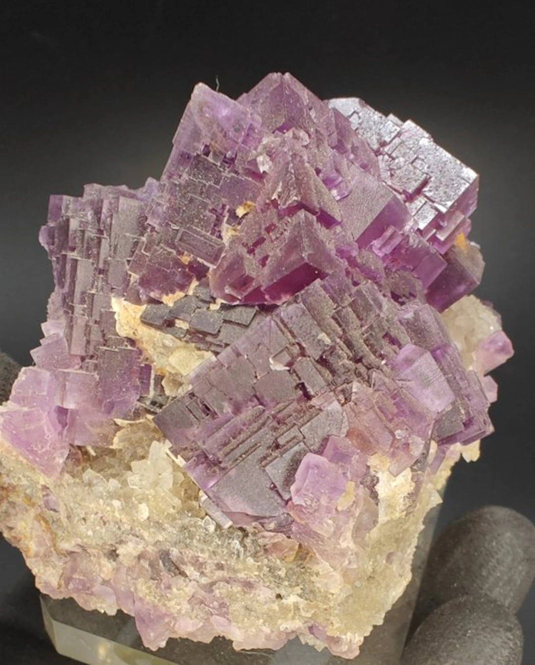 Fluorite Crystals on matrix - Height: 9 cm - Width: 7 cm- 511 g