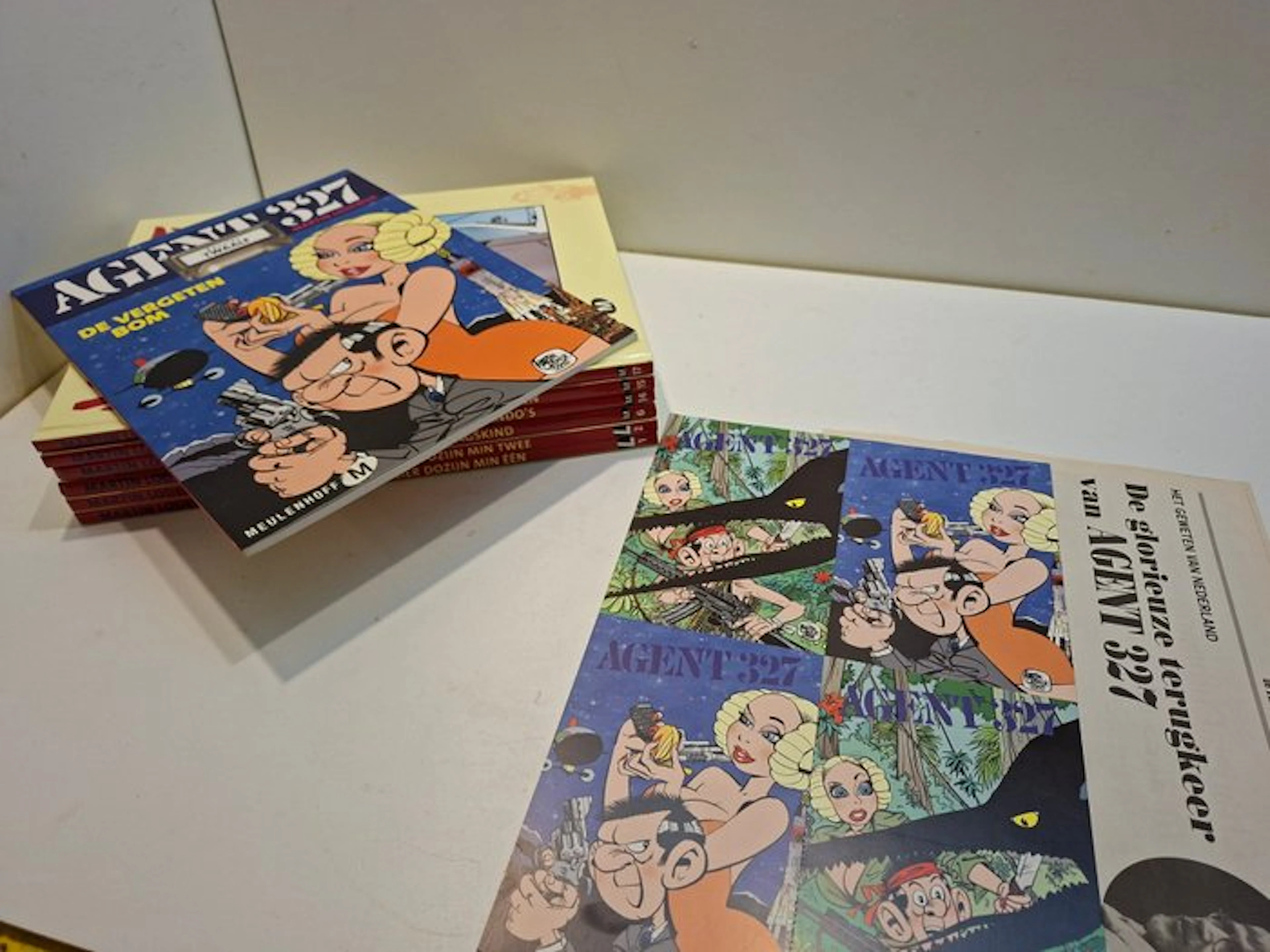 Agent 327 in de range 1 t/m 17 - HC / SC - 7 Album/2001