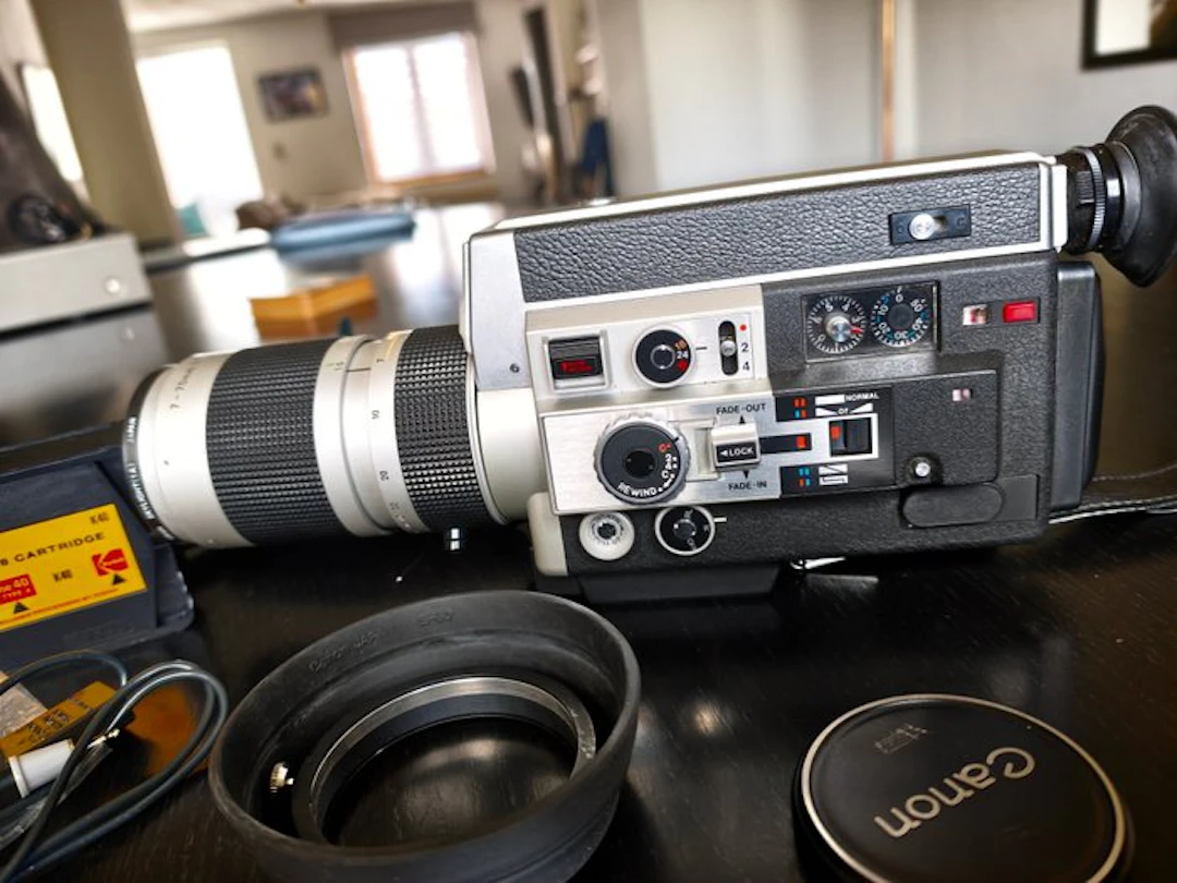 Canon 1014 autozoom Super 8 Box camera