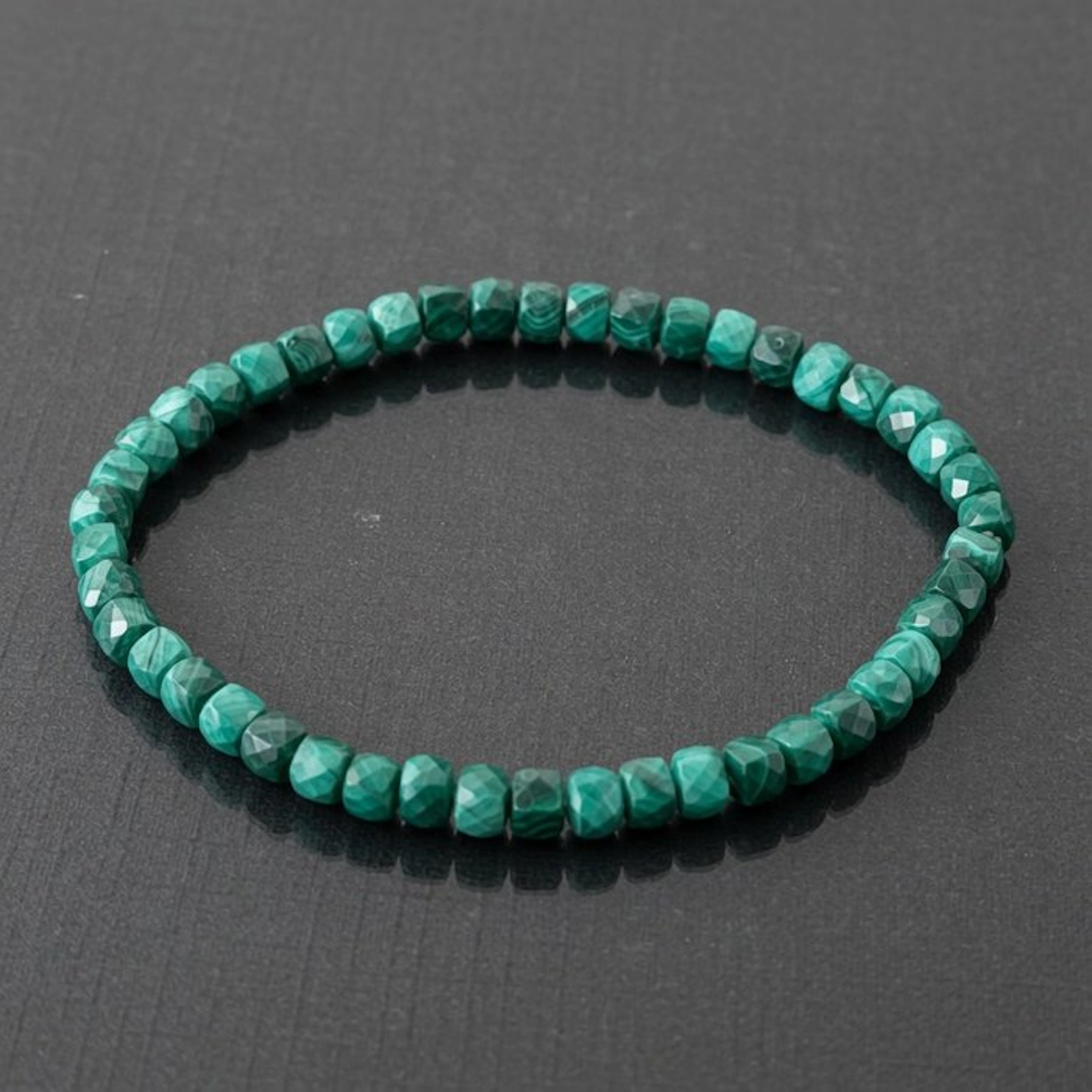 Malachite bracelet. Faceted cube-cut beads. Natural stone. - Height: