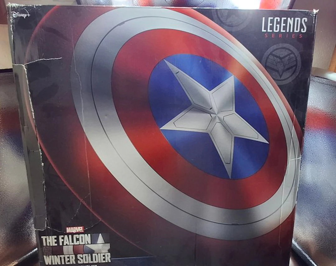 Hasbro - Toy Hasbro Marvel Legends - Scudo di Capitan...