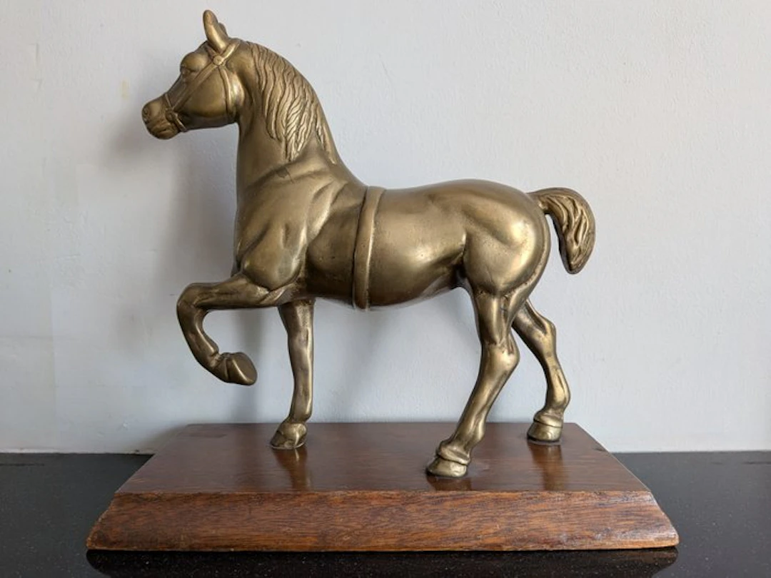 Statue, Vintage brons Paard op Houten Sokkel –...