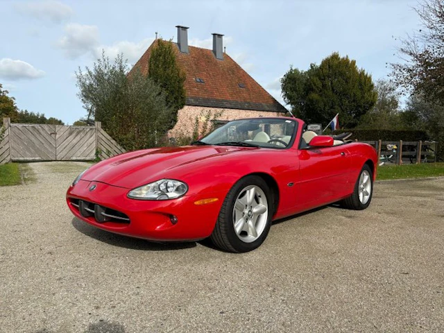 Jaguar - XK8 - 1999