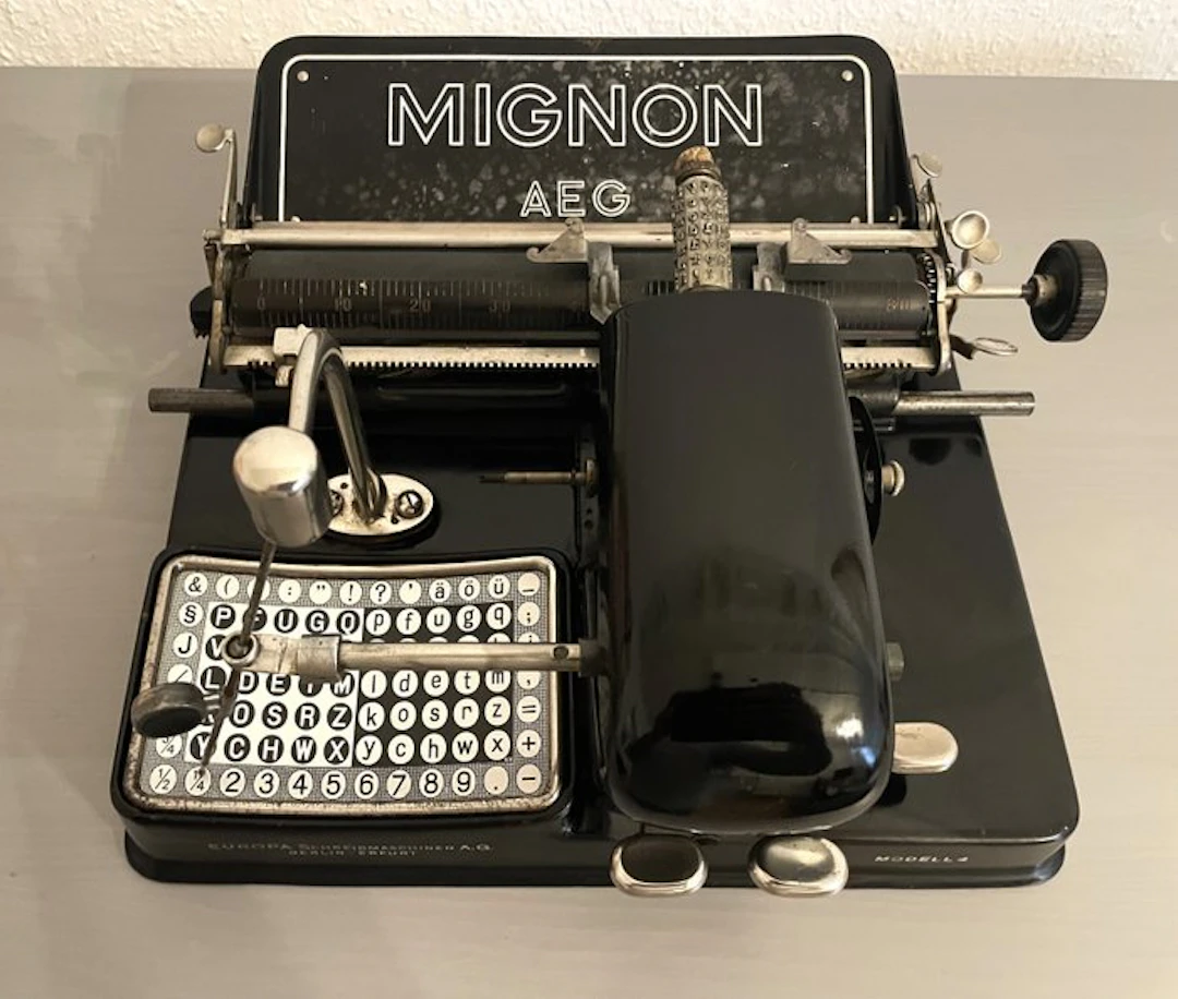 Allgemeine Elektricitäts-Gesellschaft (AEG) - Mignon 4 - Typewriter - 1920-1930