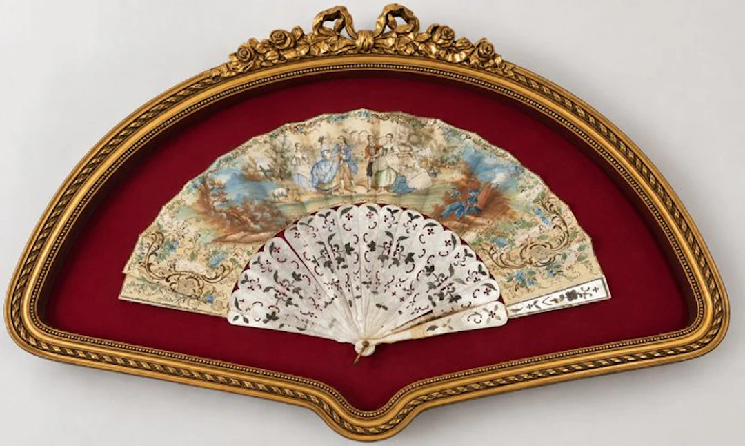 Hand fan - Mother of pearl - Painted fan