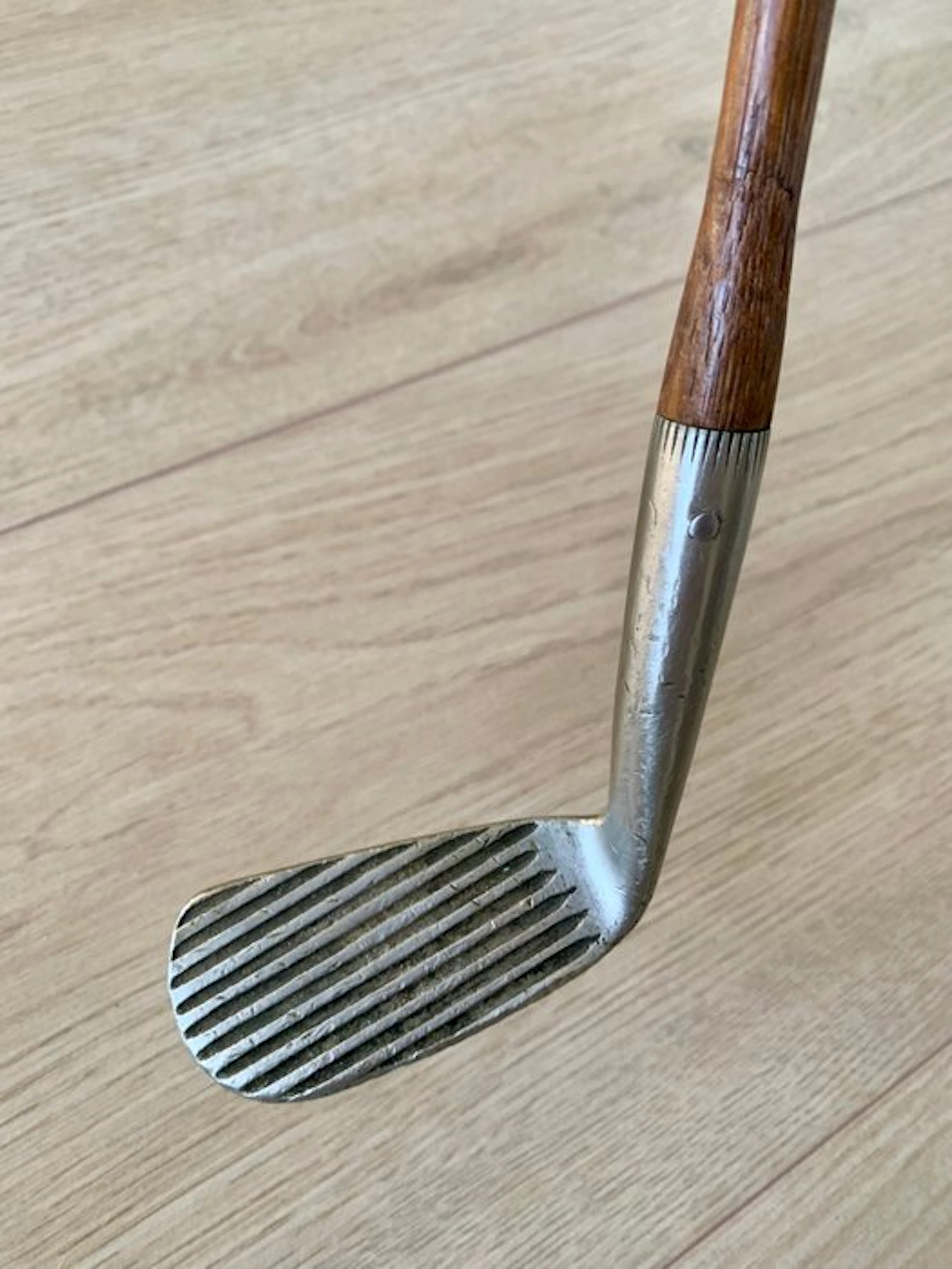 Arroflite hickory golf club
