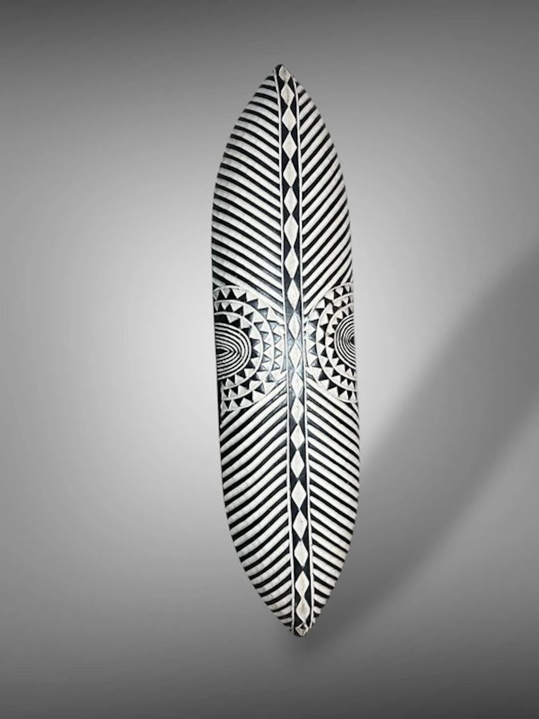Zulu Shield - 116 cm (No reserve price)