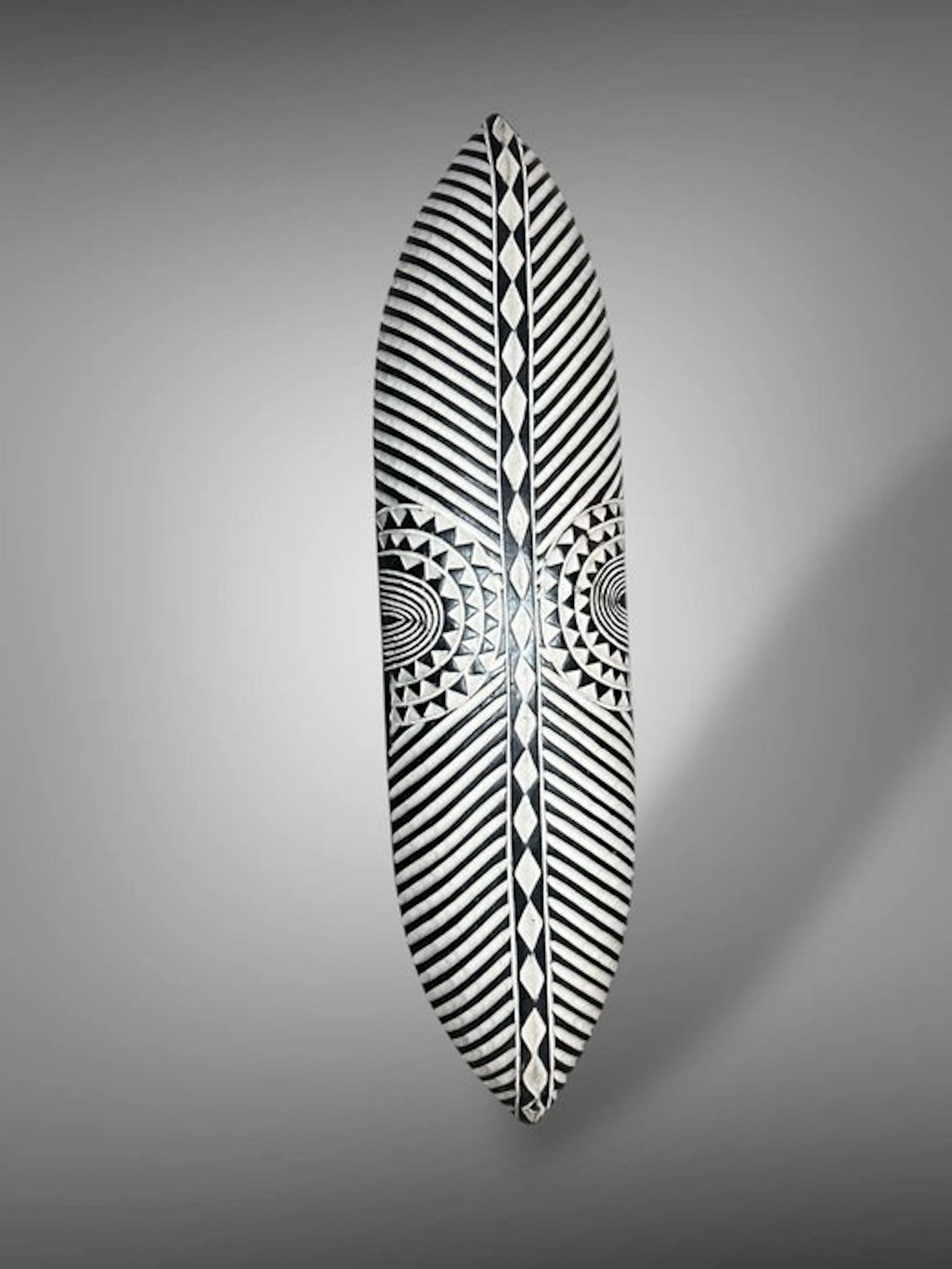 Zulu Shield - 116 cm (No reserve price)