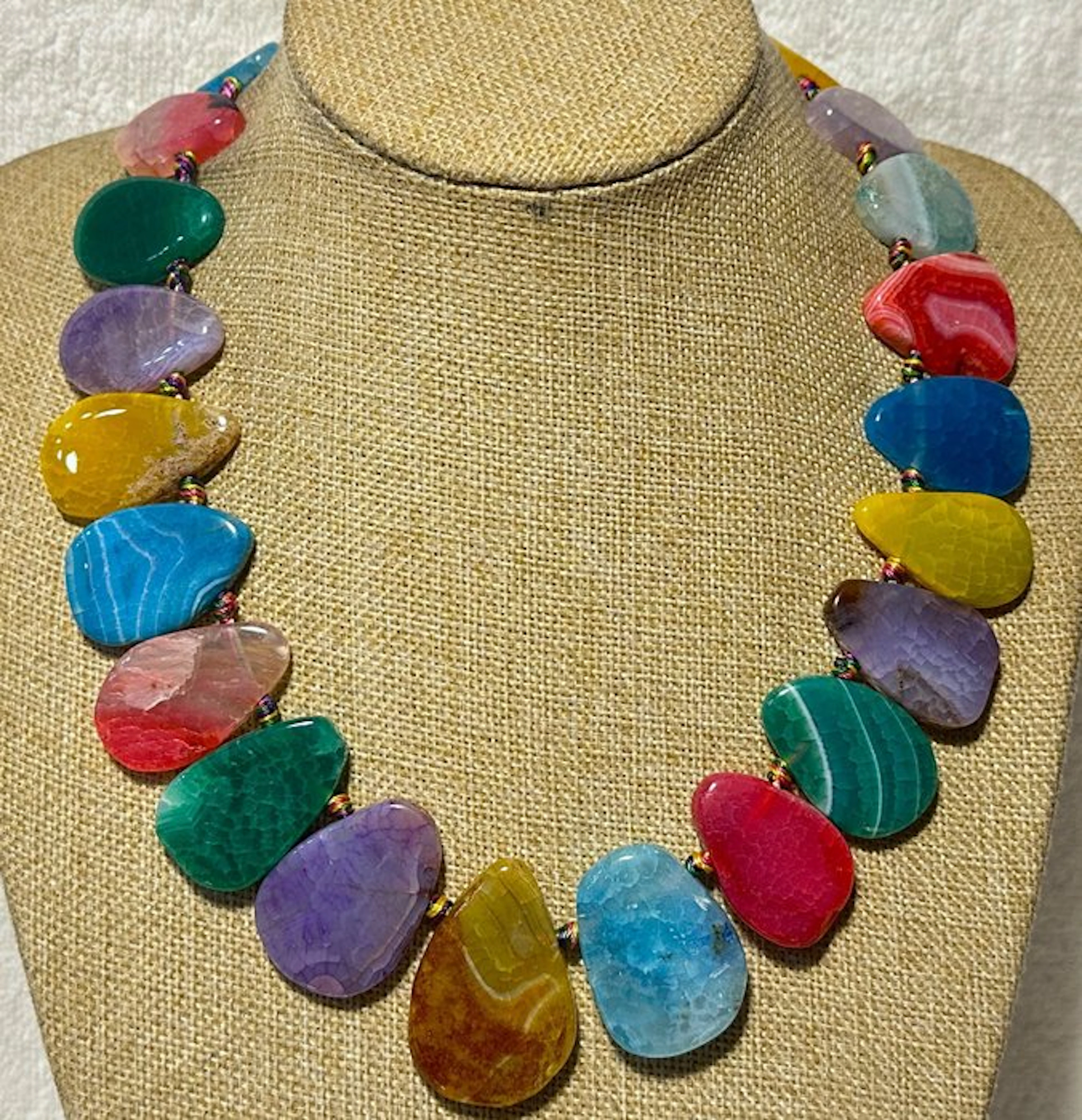 Natural Brazilian Multicolor Agate and Multi-Stone / 1180 ct / Calm