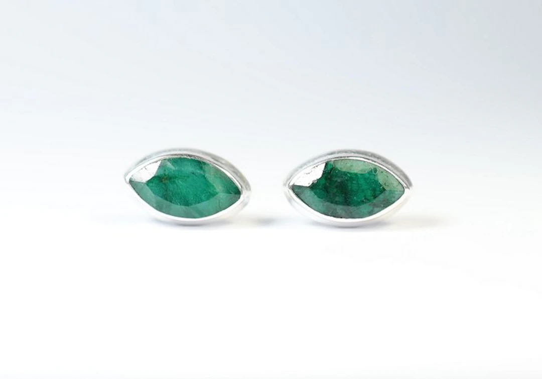 Emerald 2 stud earrings / new- 2.38 g - (2)