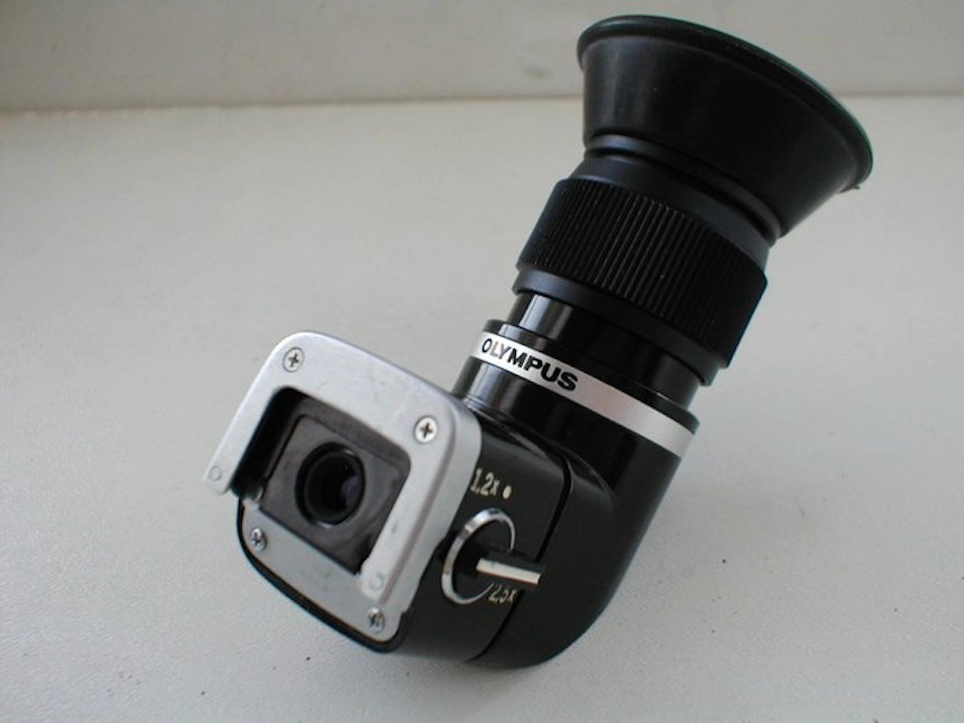 Olympus hoekzoeker, Varimagni - OM System Macro lens