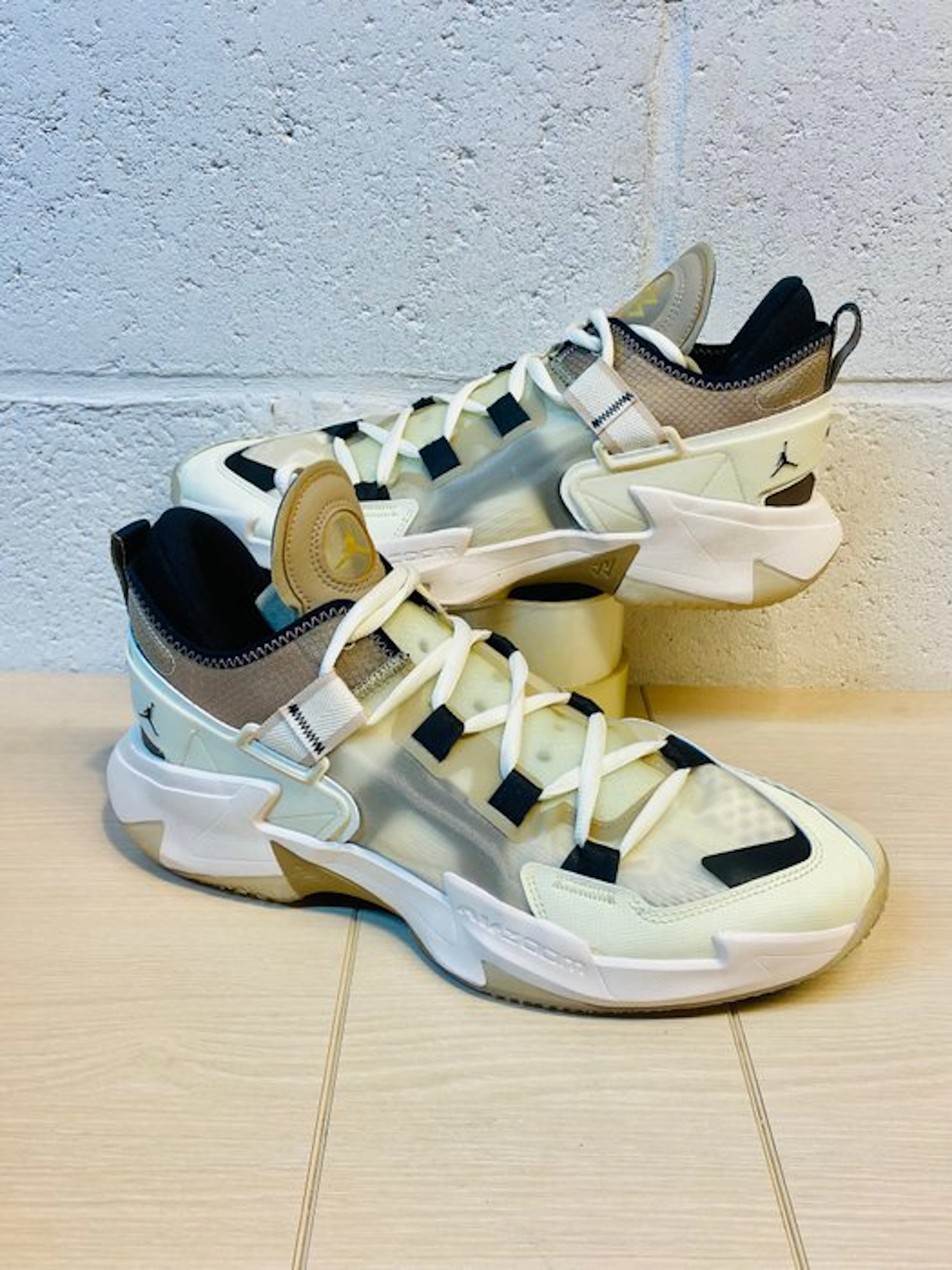 Air Jordan - x Why Not Coconut Milk P48,5 - Sneakers...
