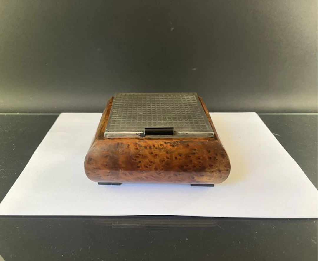 Cigarette box - Pozzetto mechanism / Fan, 1930s. - .800 silver