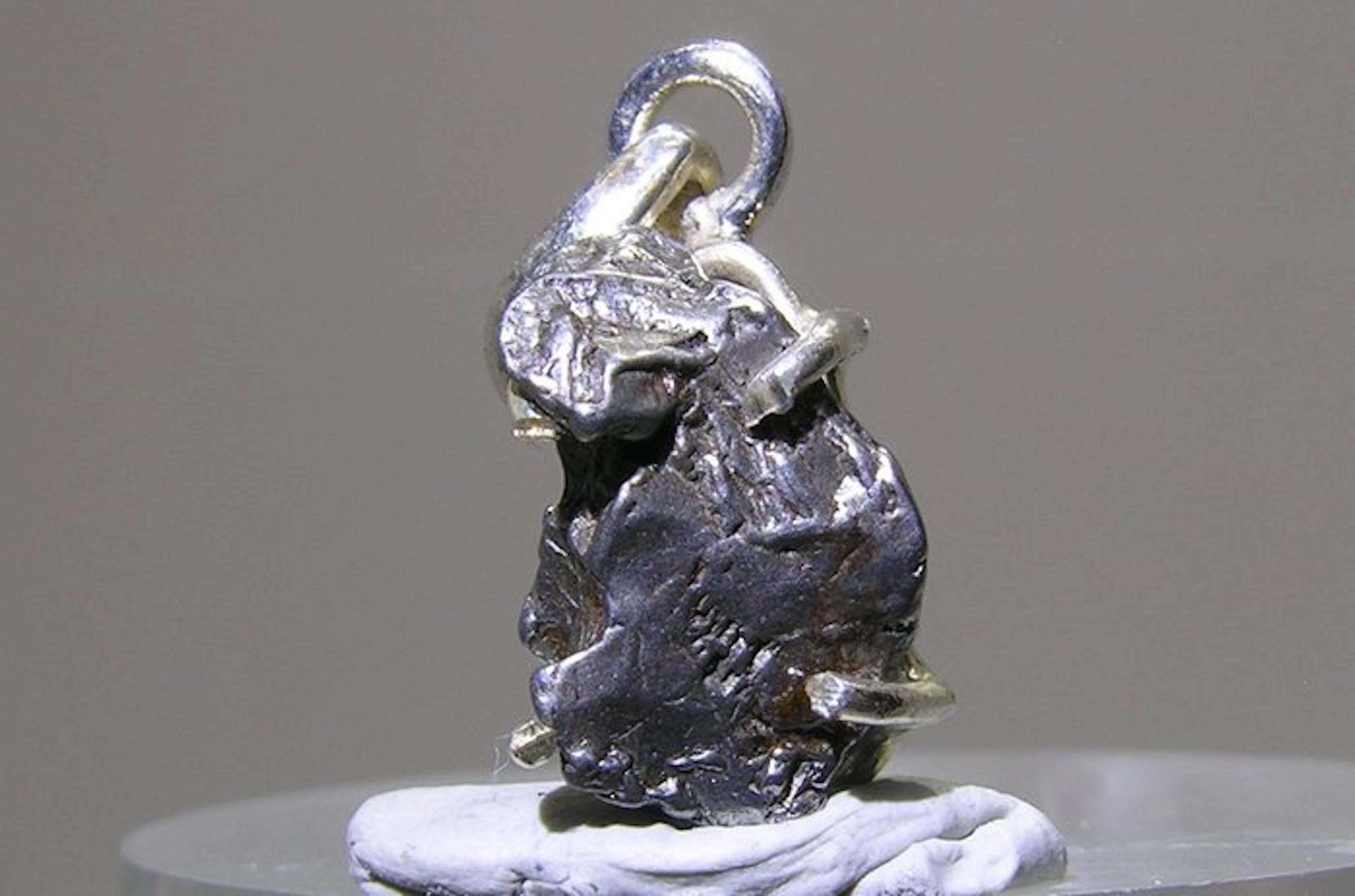 Meteorite Pendant - Height: 25 mm - Width: 9 mm- 2.9 g - (1)