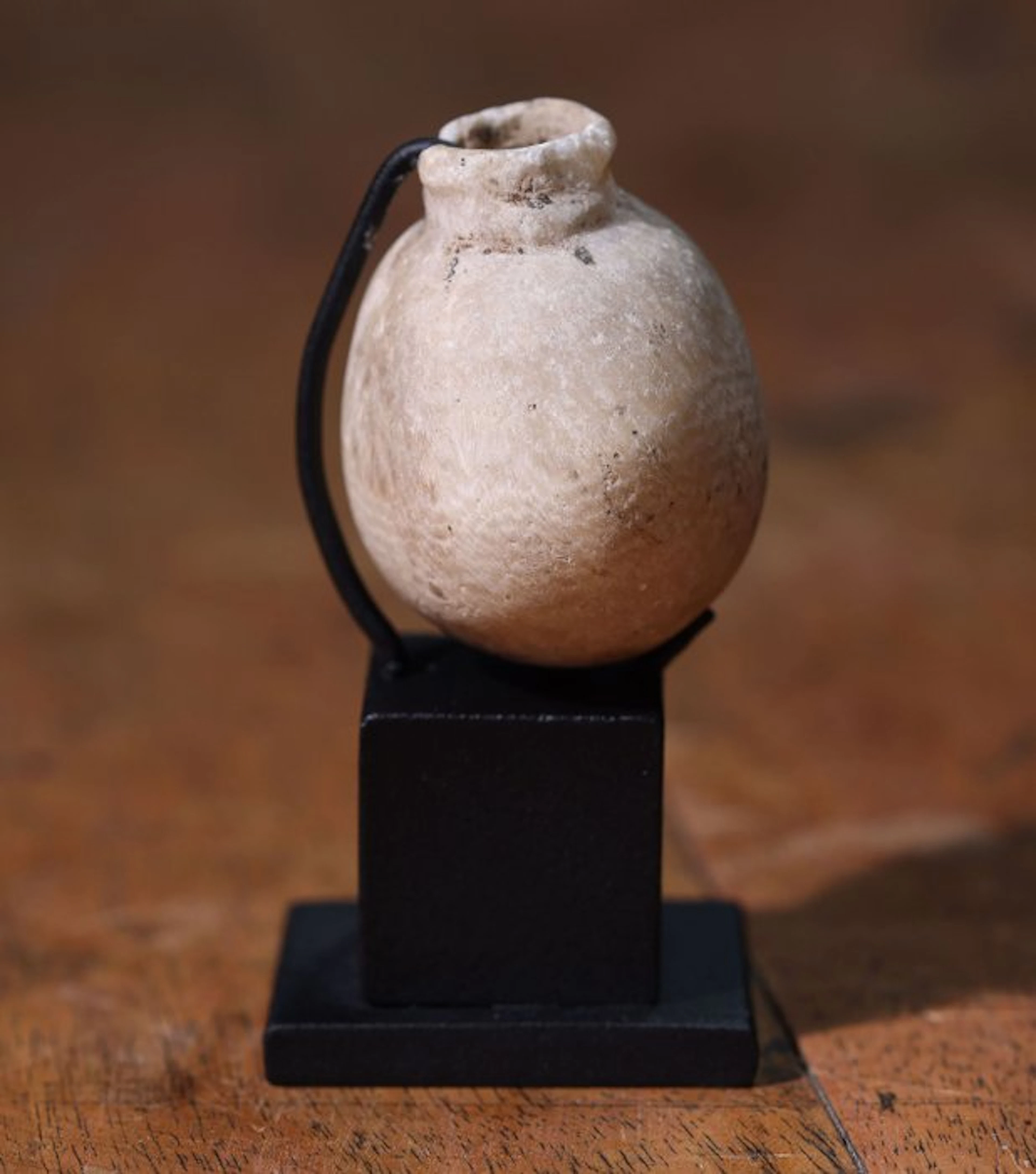 Ancient Egypt, alabaster vessel - 4.5 cm