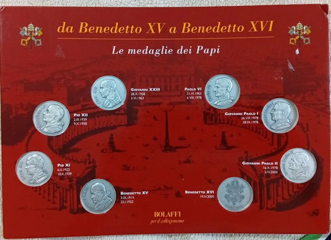 Vatican Collezione di n* 8 medaglie dei papi dal 1922 al 2005 ..